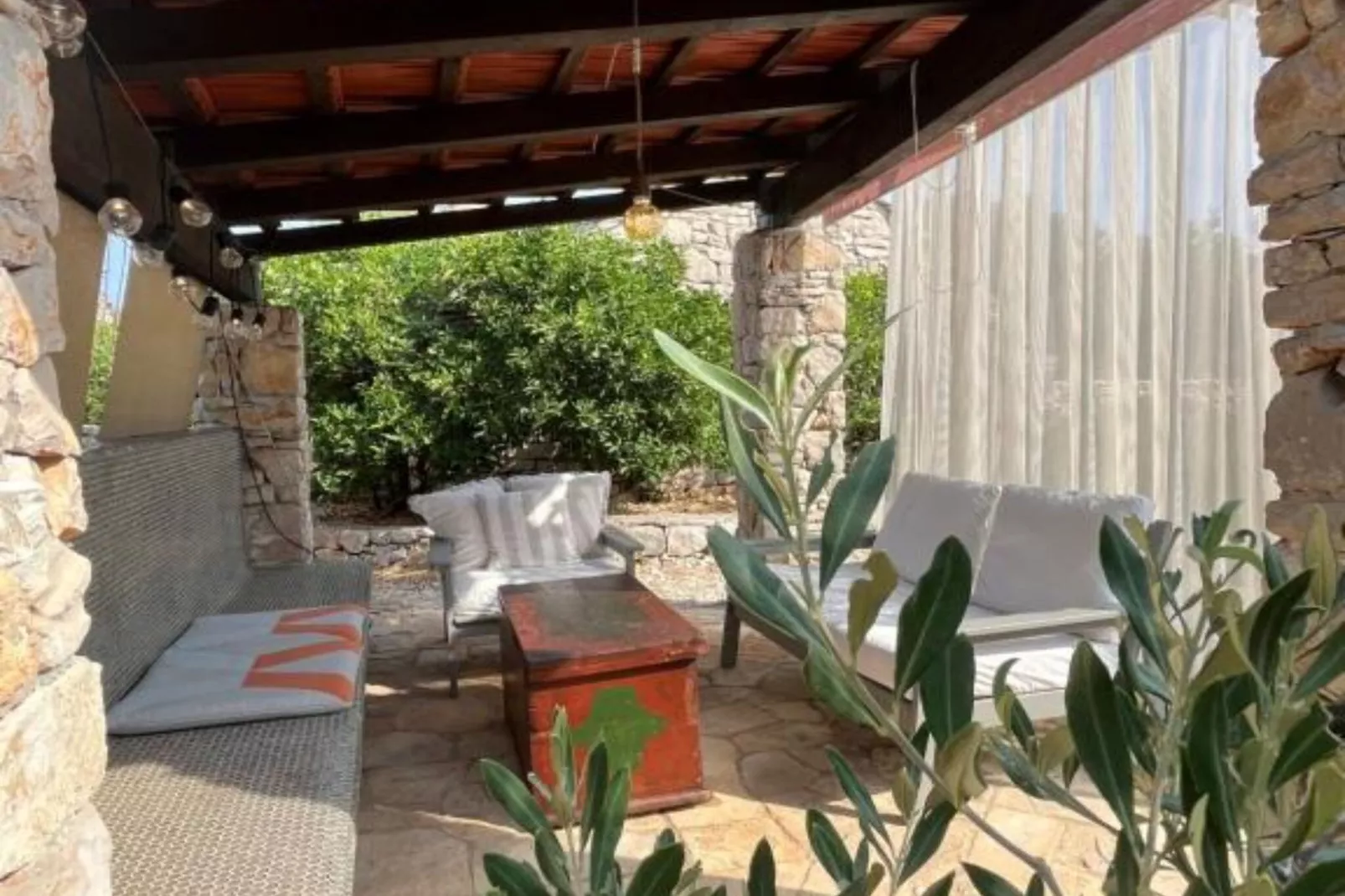 Romantic Stone House and Yard Near Stunning Beach - Two Bedroom Holiday Holiday Home  with  Patio and Terrace-Sfeer