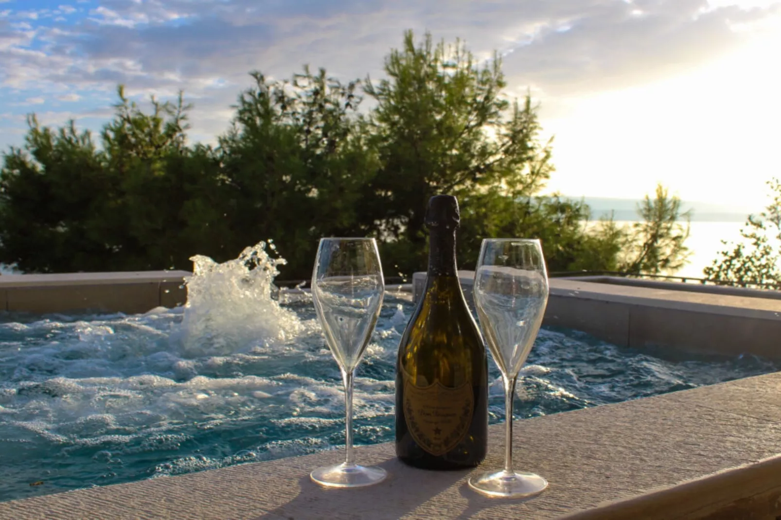 Seafront Apartment Sea Relax with Private Pool - Two Bedroom Apartment with Sea View  and Private Pool-Zwembad