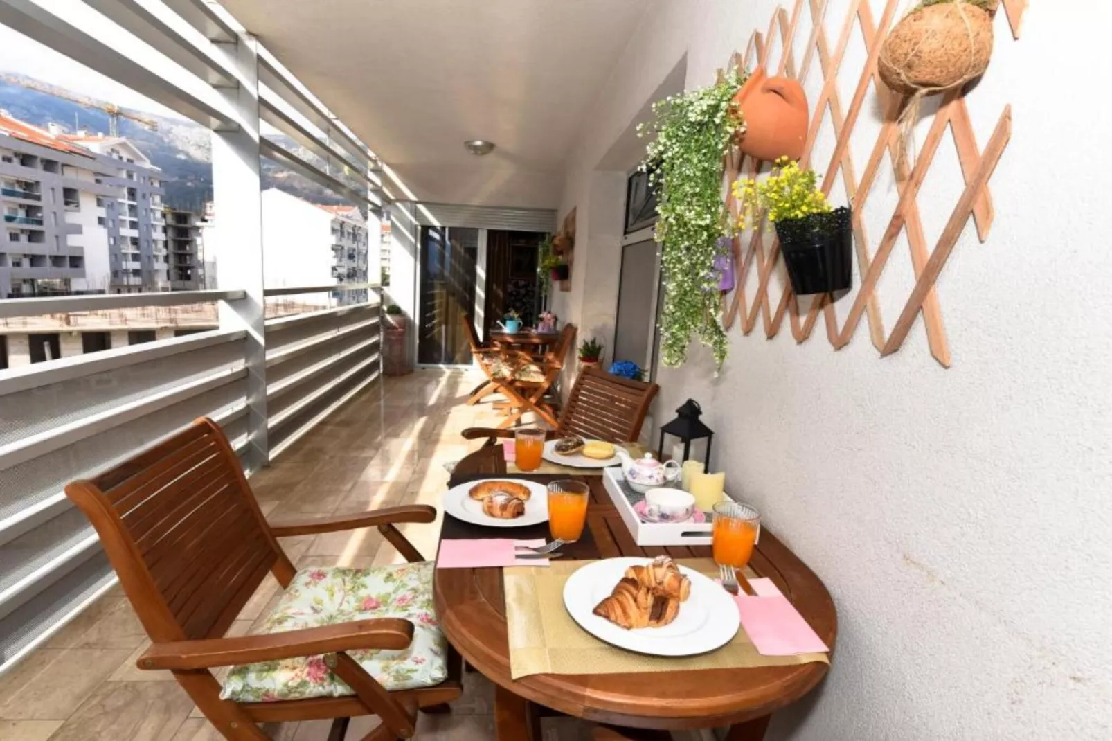 Chic Budva City Retreat - Studio Apartment with Balcony-Terrasbalkon