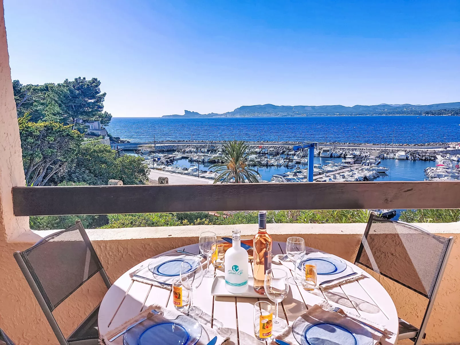 Château de la Madrague-Buiten