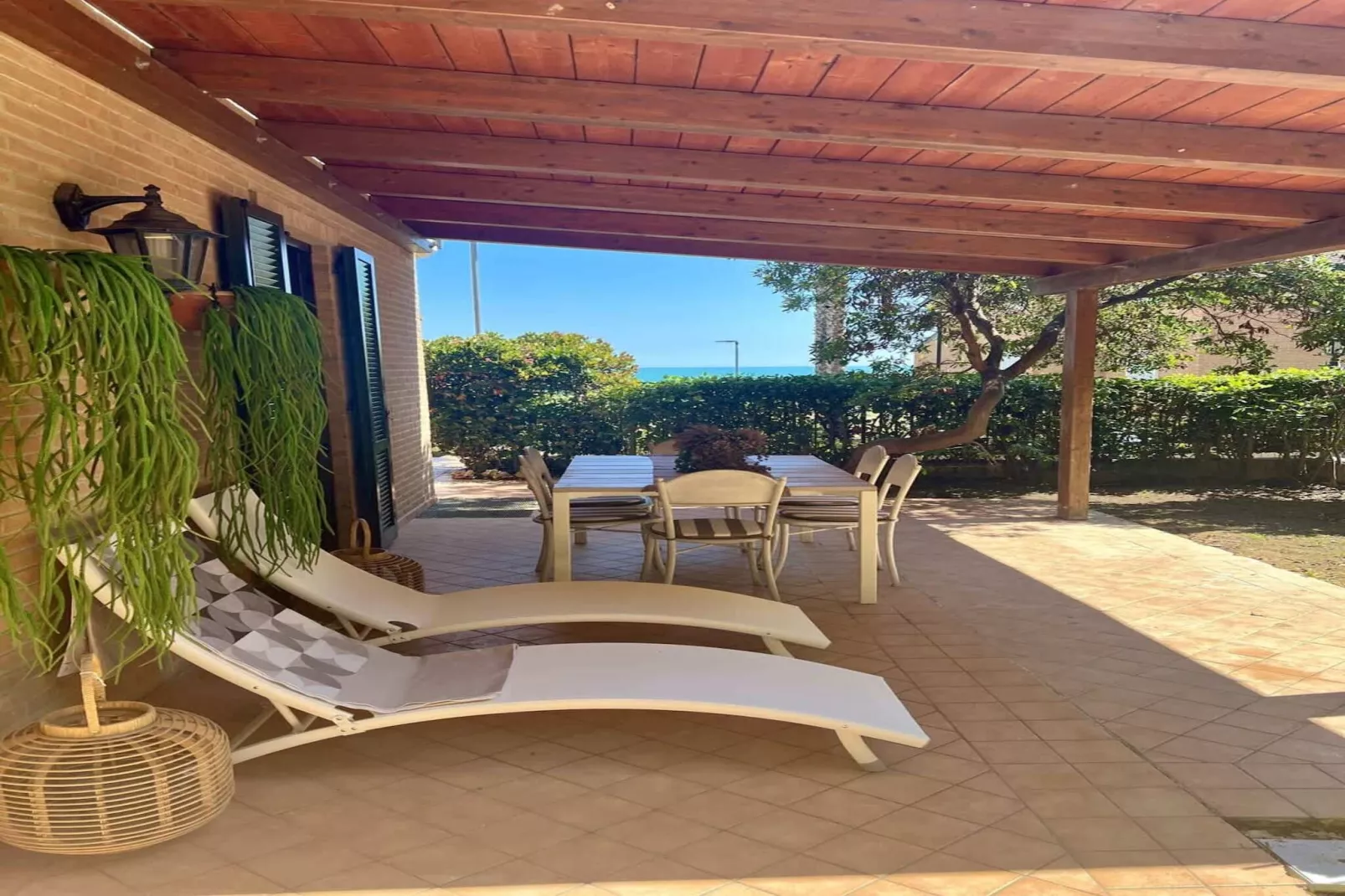 A Grottammare-Terrasbalkon