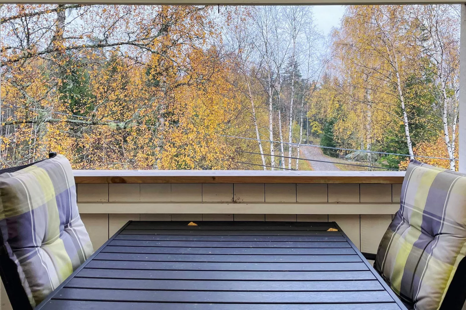 Gezellig toevluchtsoord in het bos met bubbelbad-Buitenlucht