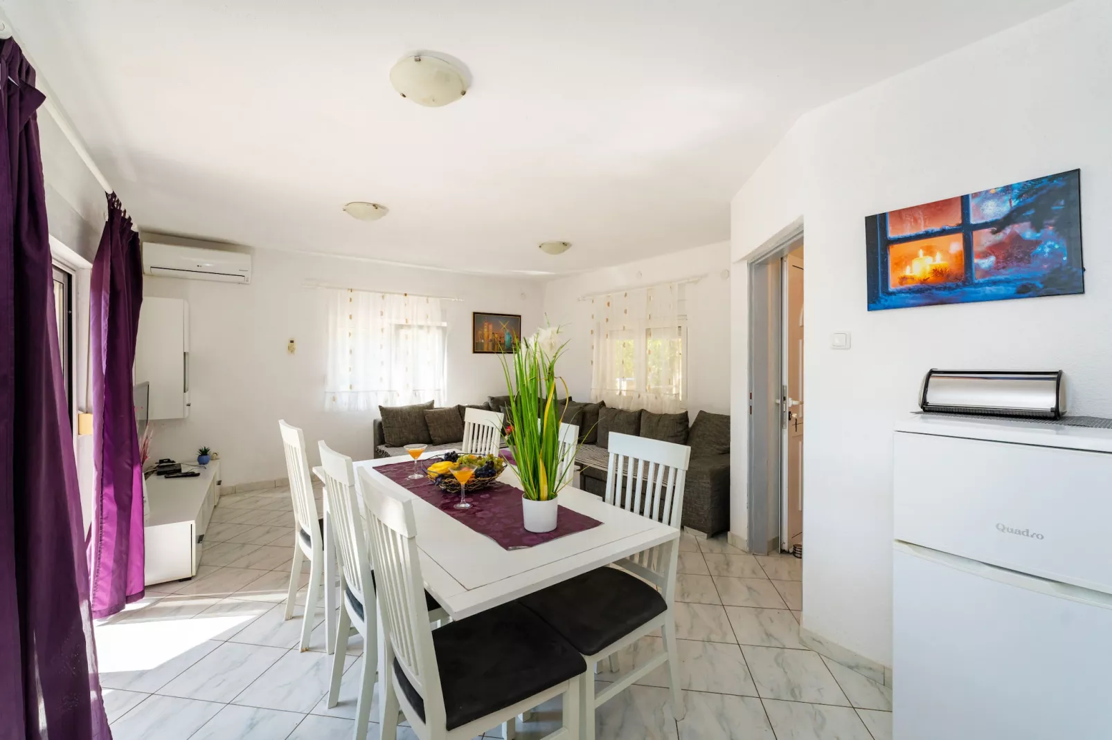 Holiday home Nadalina-Eetkamer