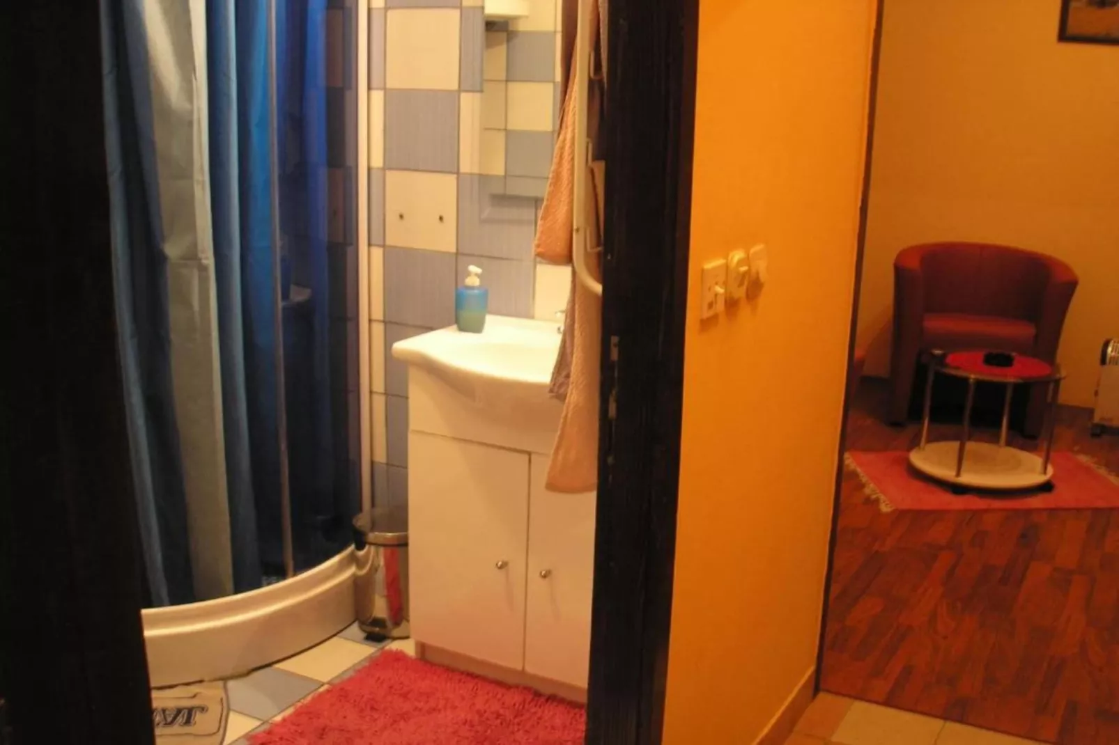 Rooms Zeko - Comfort Double Room with Terrace and Kitchenette-Badkamer