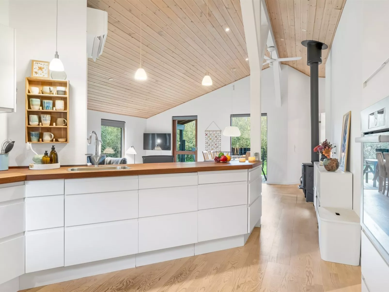 "Jaane" - 250m to the fjord-Binnen