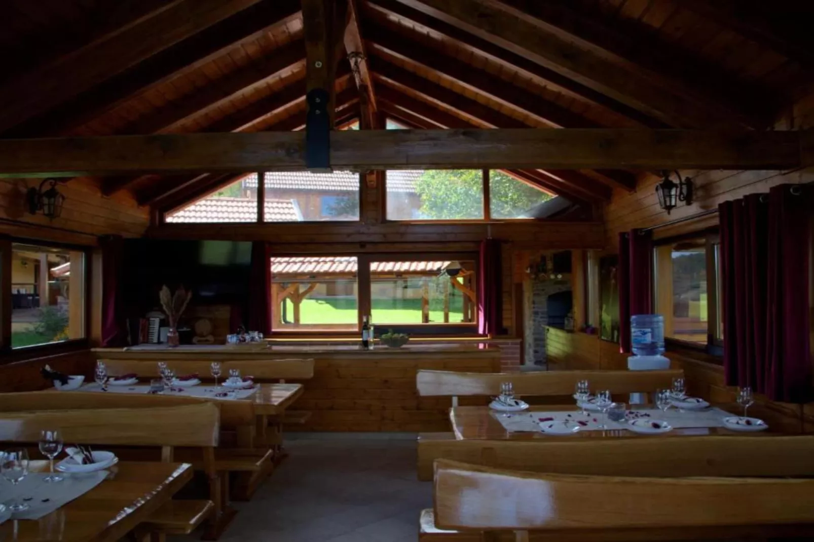 Brezova Poljana Lodge with Sauna and Hot-Tub - Five Bedroom Holiday Home-Faciliteiten