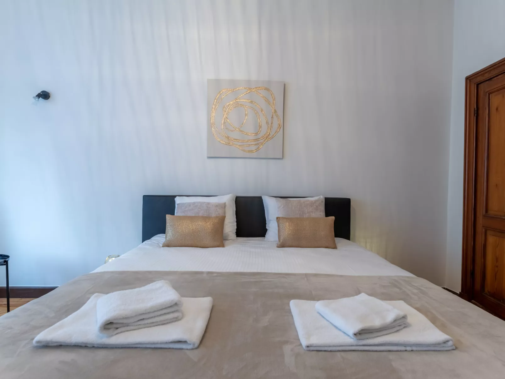 Notre Refuge - Your Belle Époque Escape-Binnen