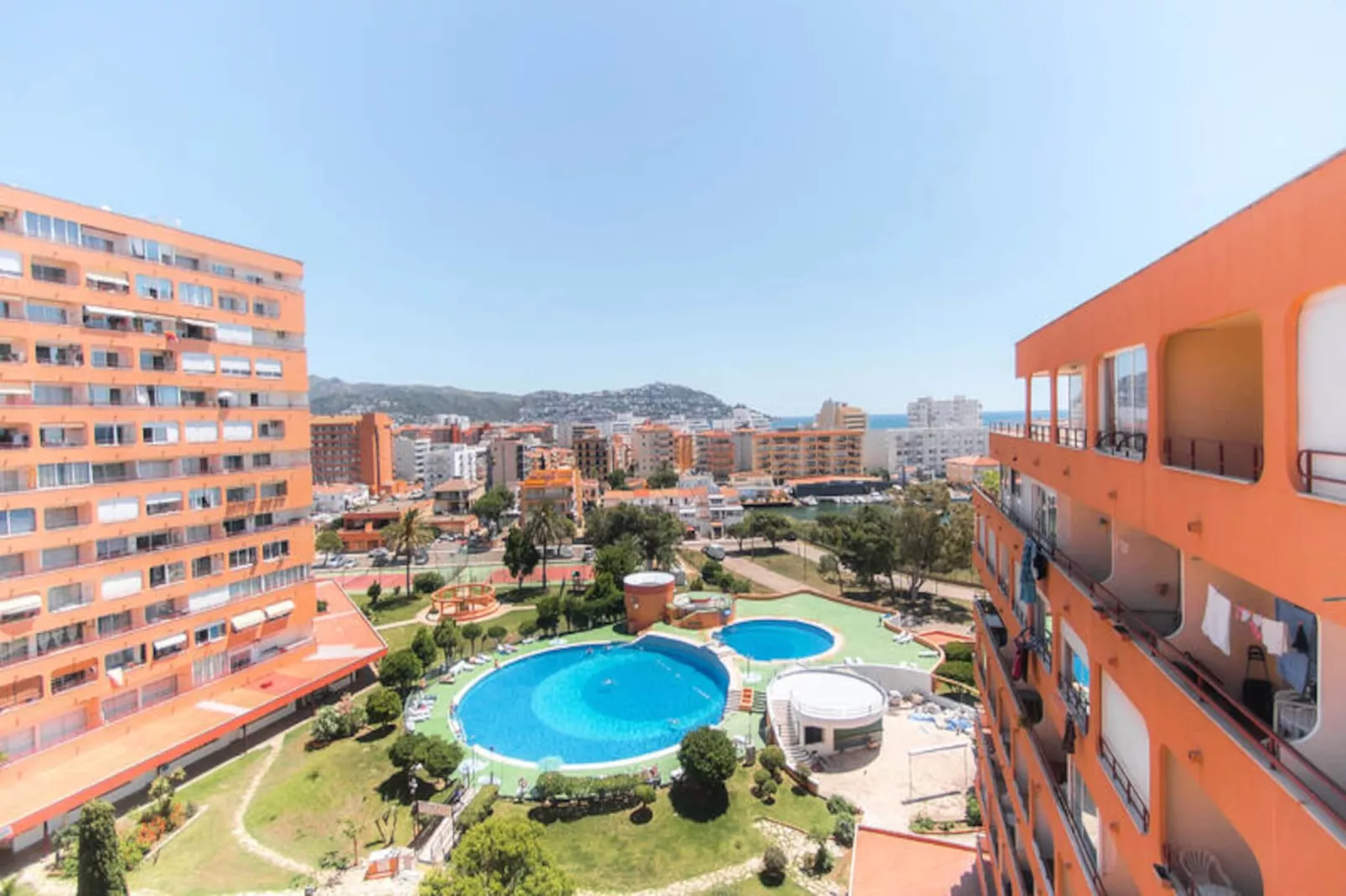 Studio à Roses-Niet-getagd