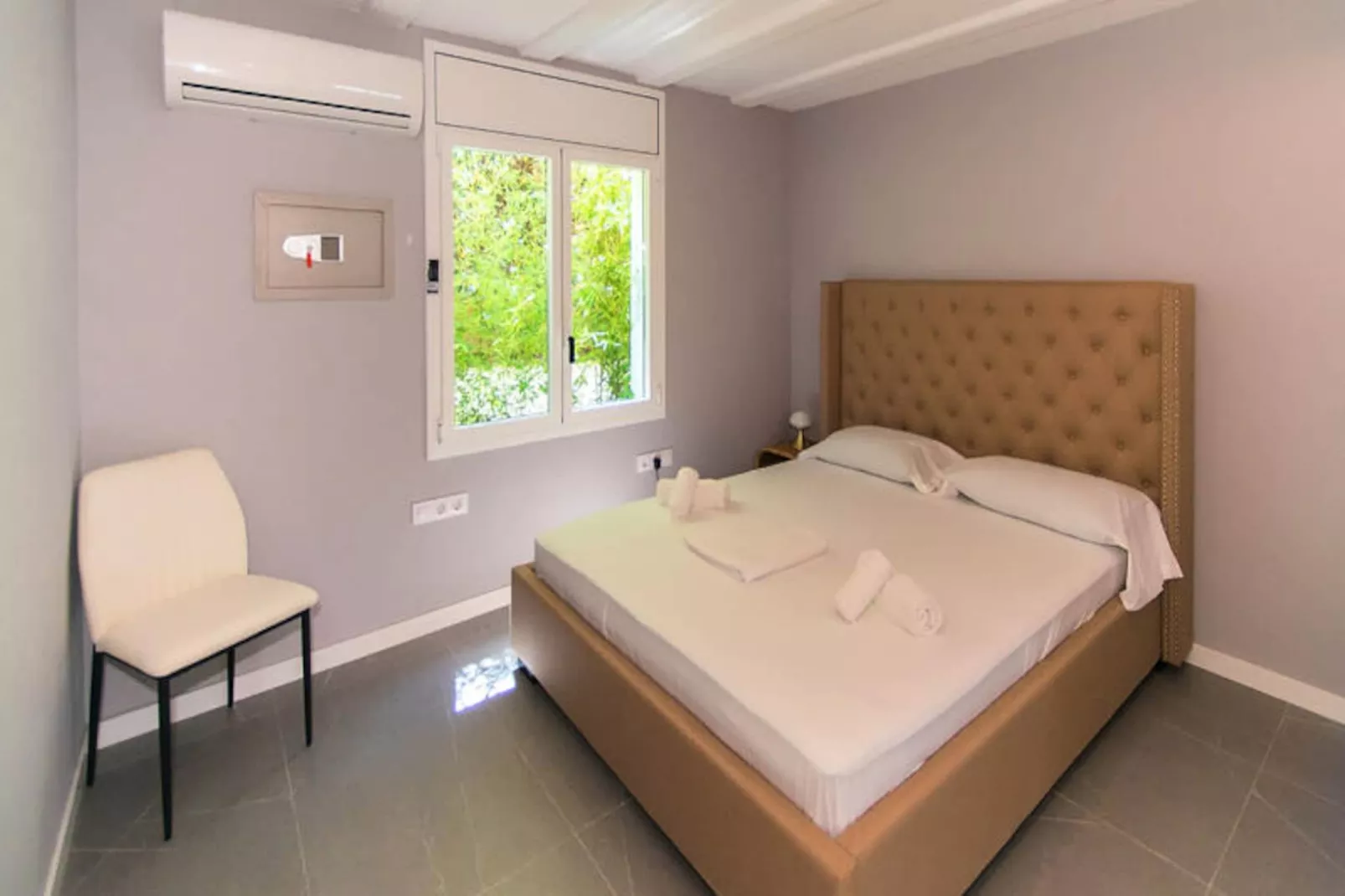 Maison à Roses-Niet-getagd