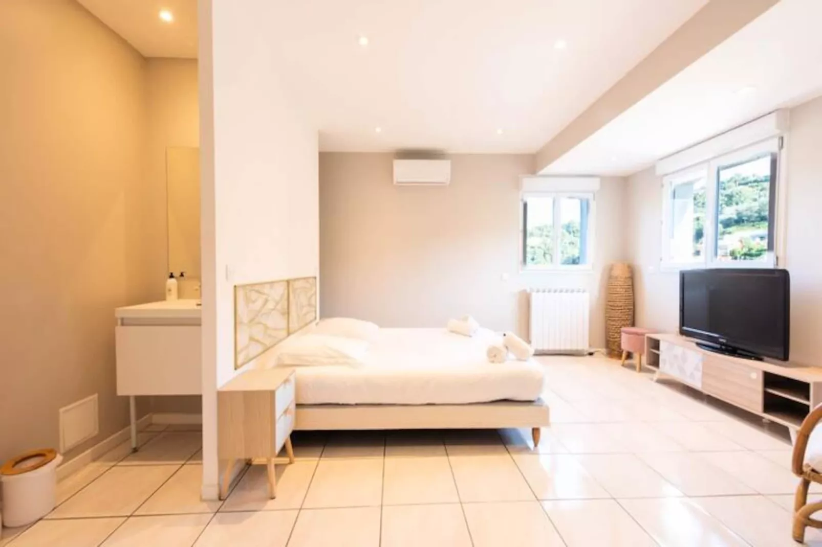 Résidence Villa 330m2, 6 Chambres, Piscine Chauff&eacute;e Jacuzzi - Niet-getagd