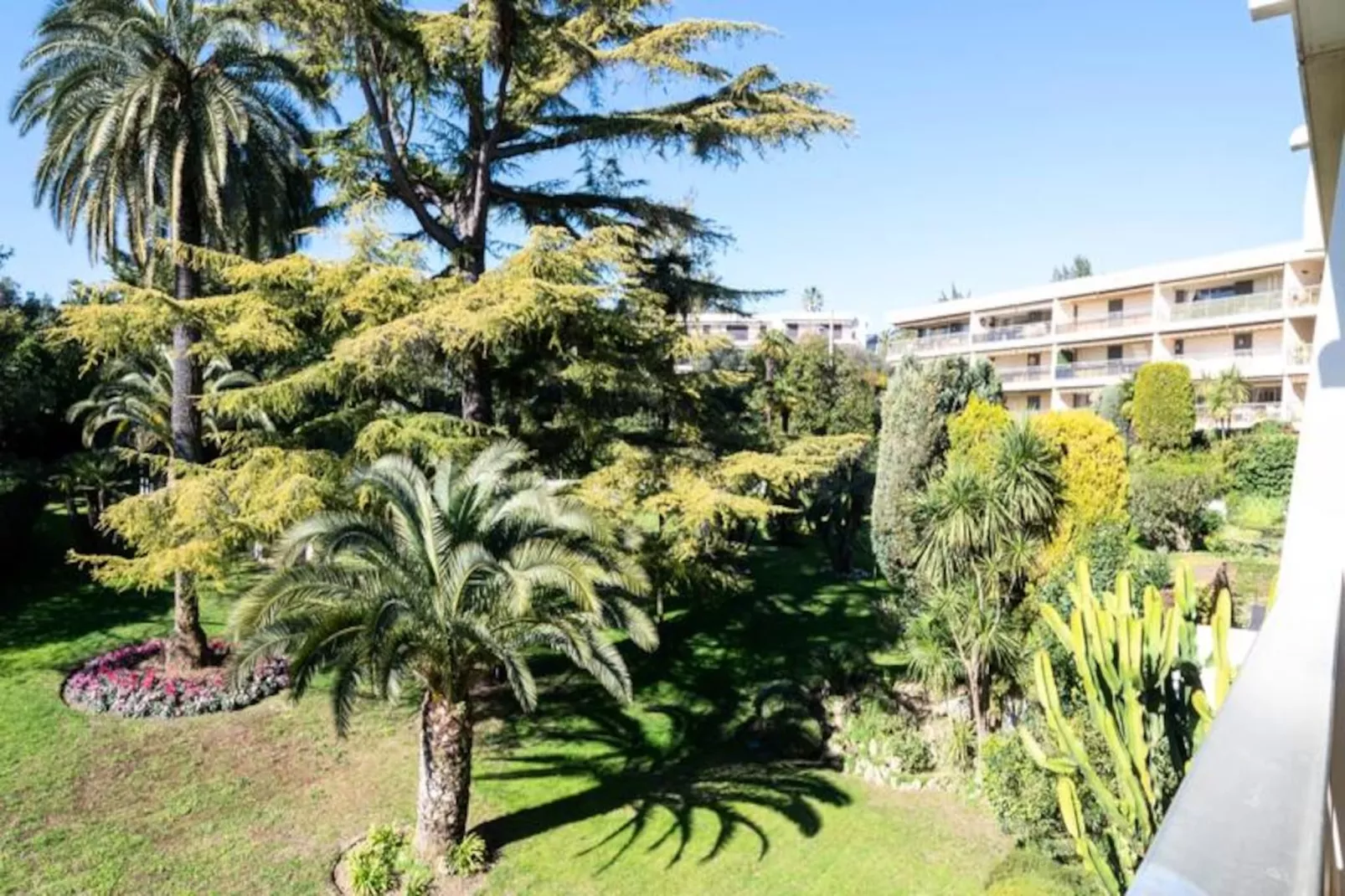 Résidence Spacieux 3p En R&eacute;sidence Avec Piscine-Niet-getagd