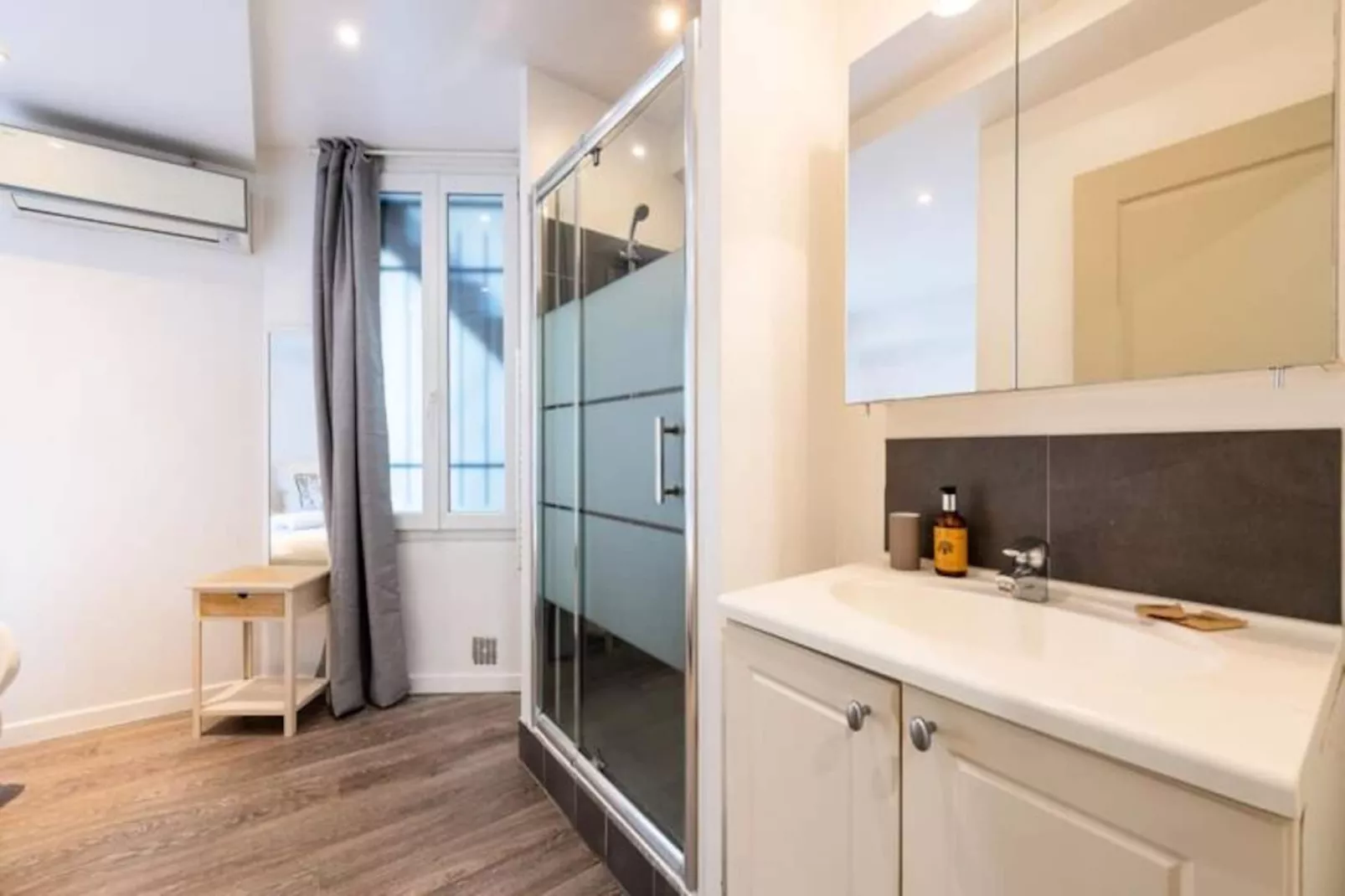 Résidence 2p Centre-ville Cannes Plages &agrave; Pied-Niet-getagd