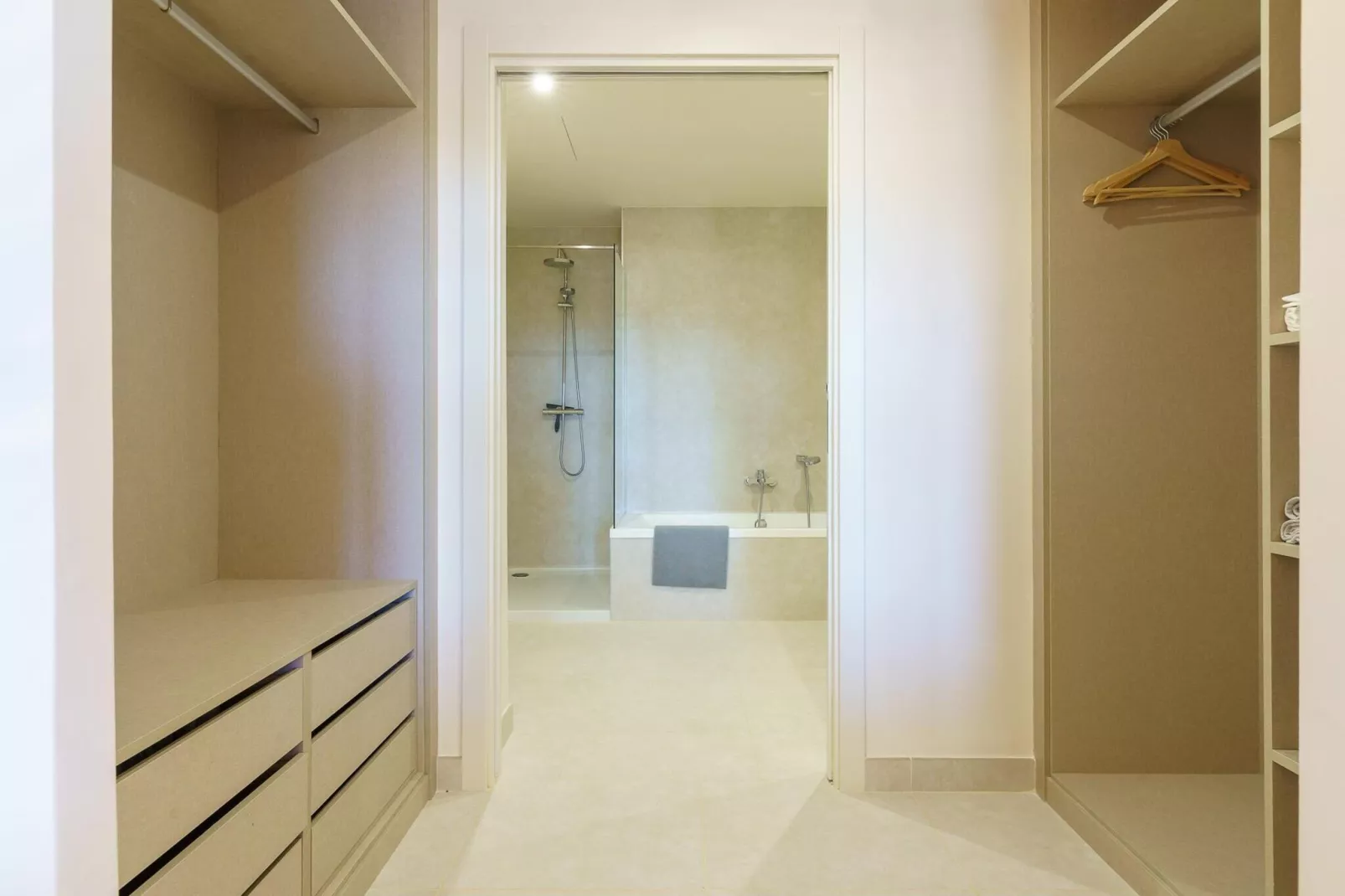 CT 158 - Lotus Jardinana-Slaapkamer