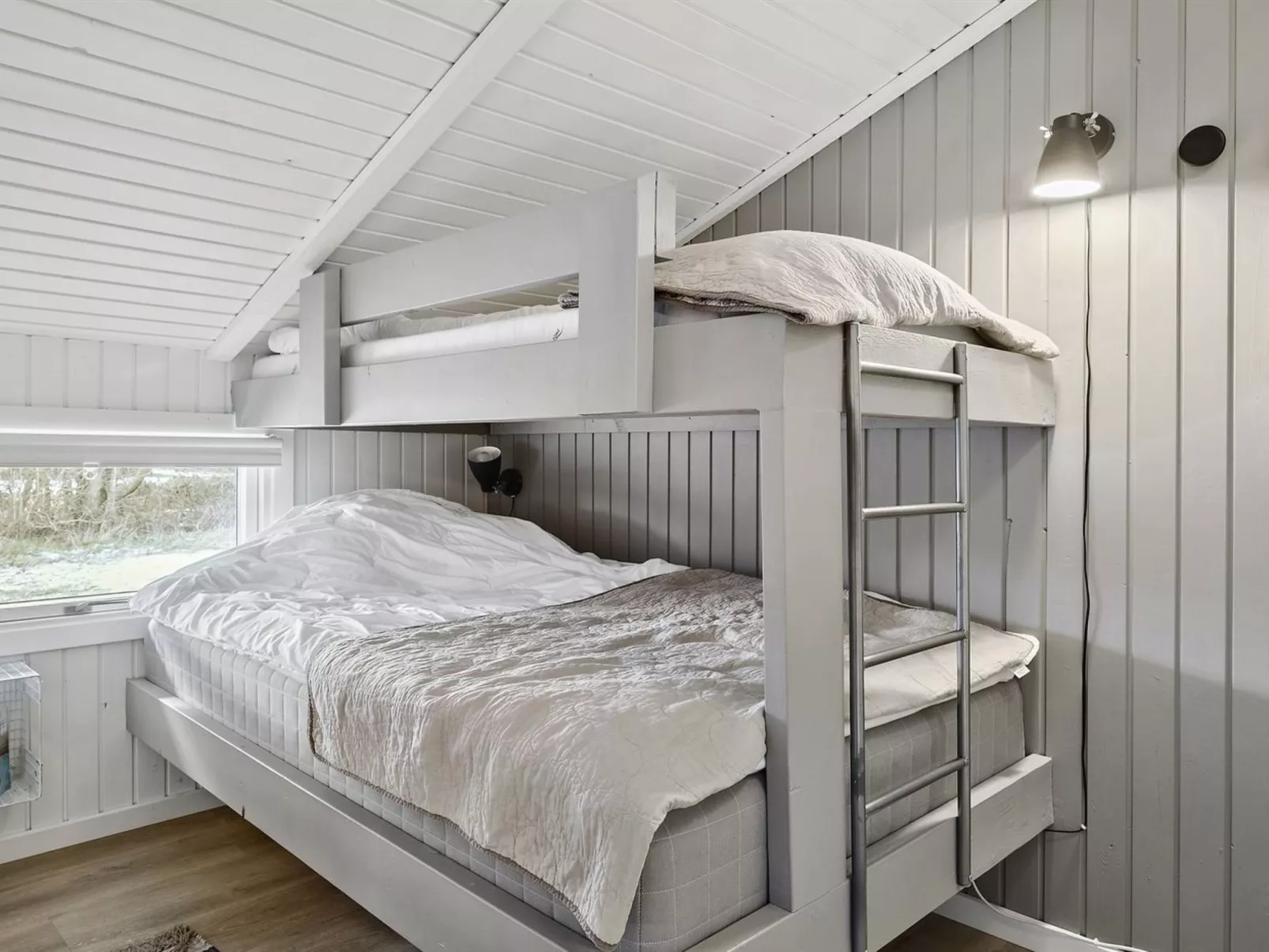 "Yessica" - 300m from the sea-Binnen