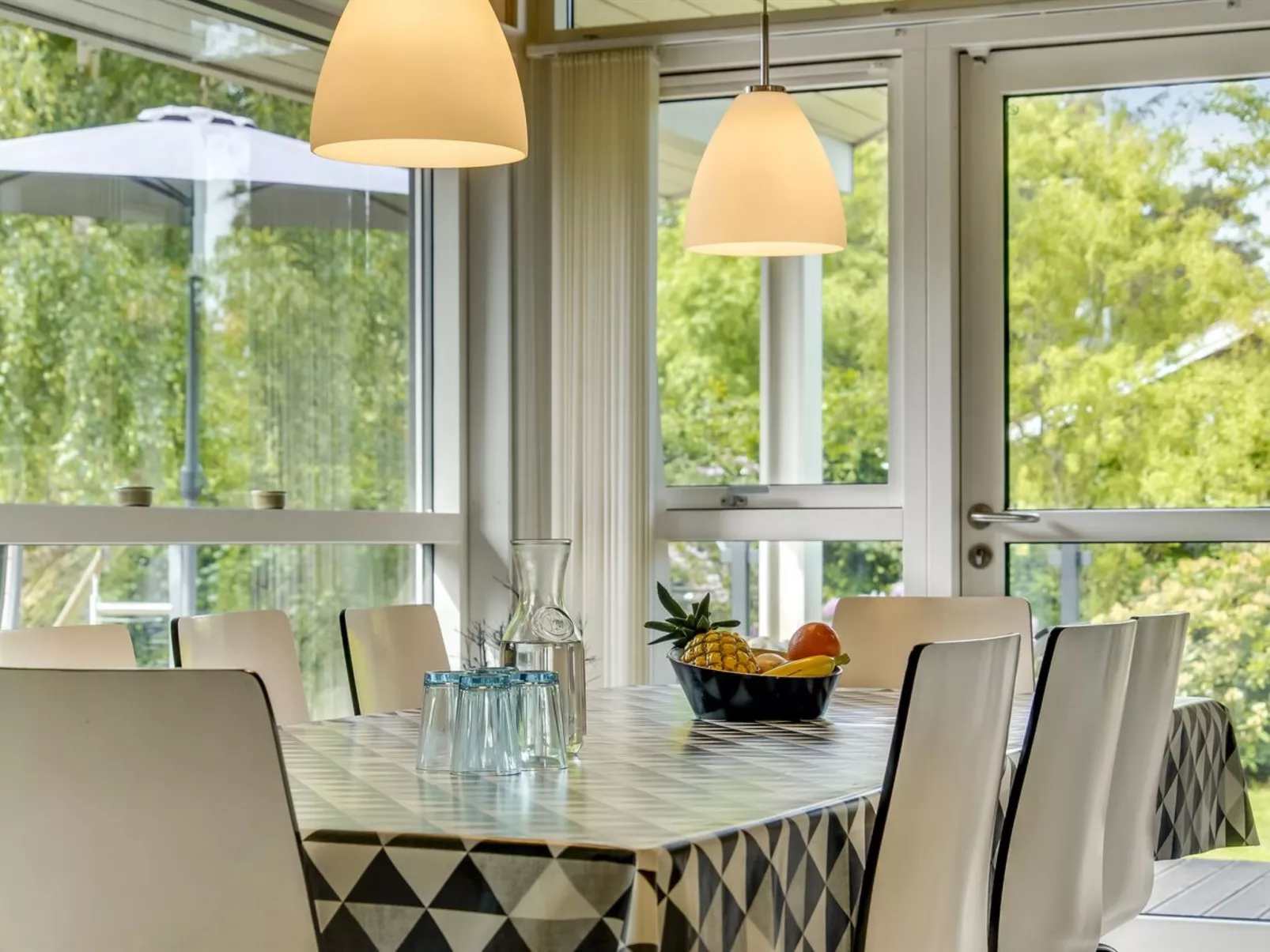 "Anemone" - 700m from the sea-Binnen