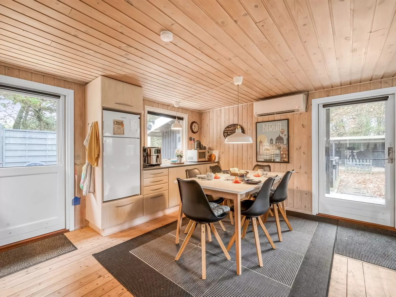 "Toimi" - 500m to the fjord-Binnen