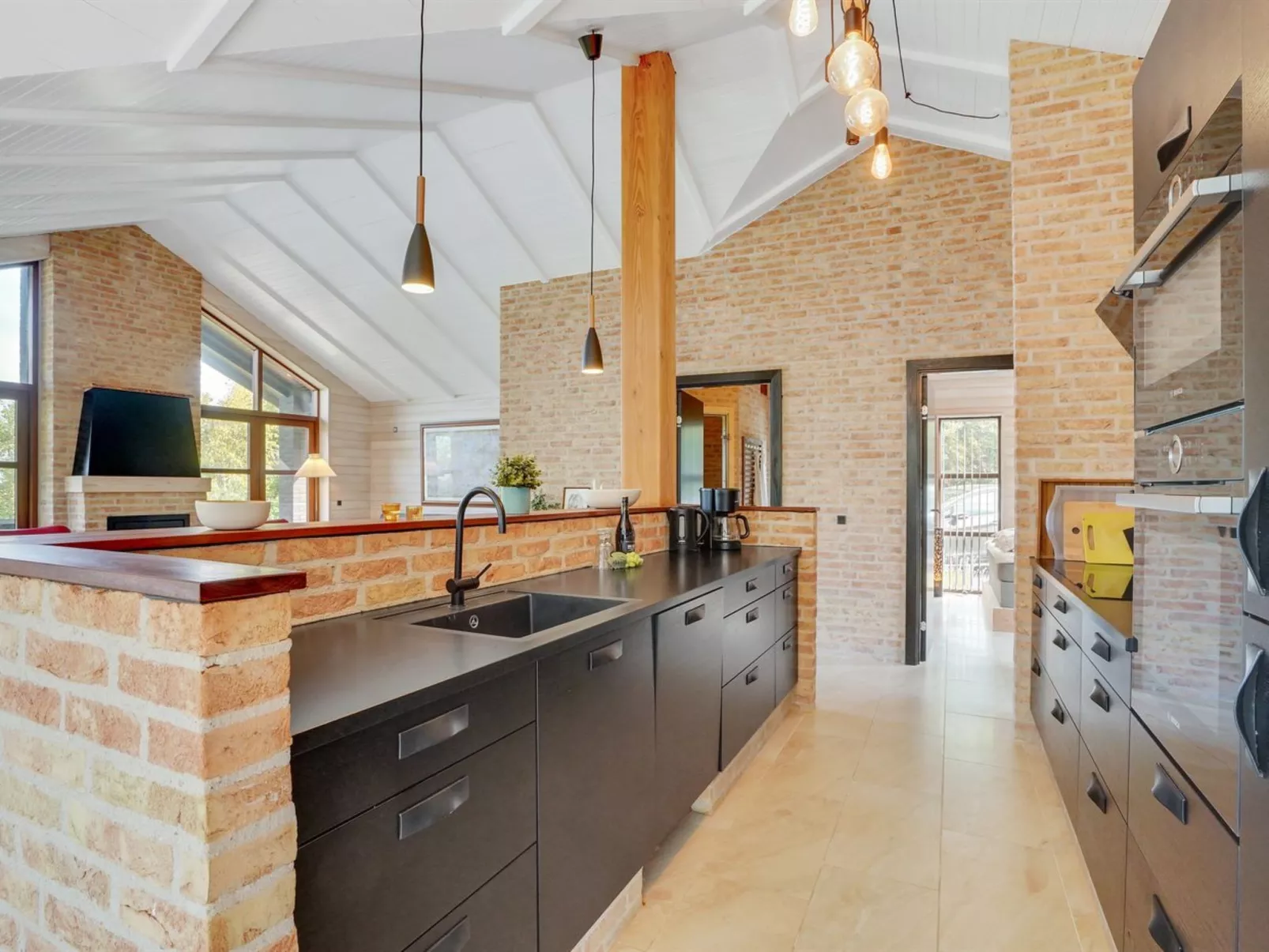 "Andri" - 600m to the fjord-Binnen