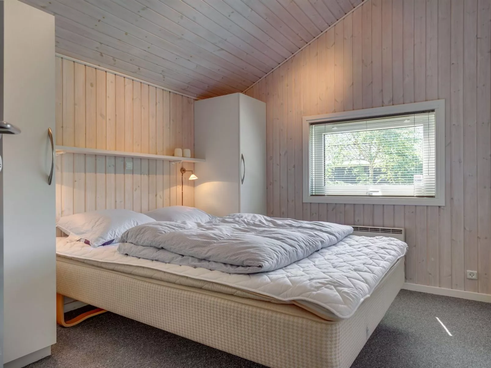 "Esaline" - 400m from the sea-Binnen