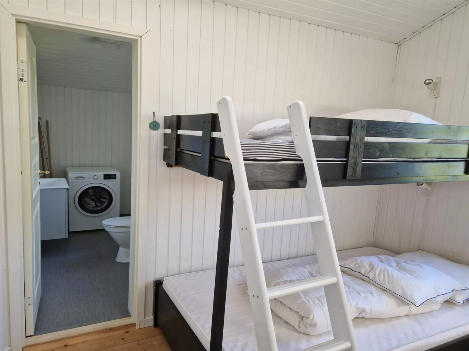 "Ansberga" - 1km from the sea-Binnen