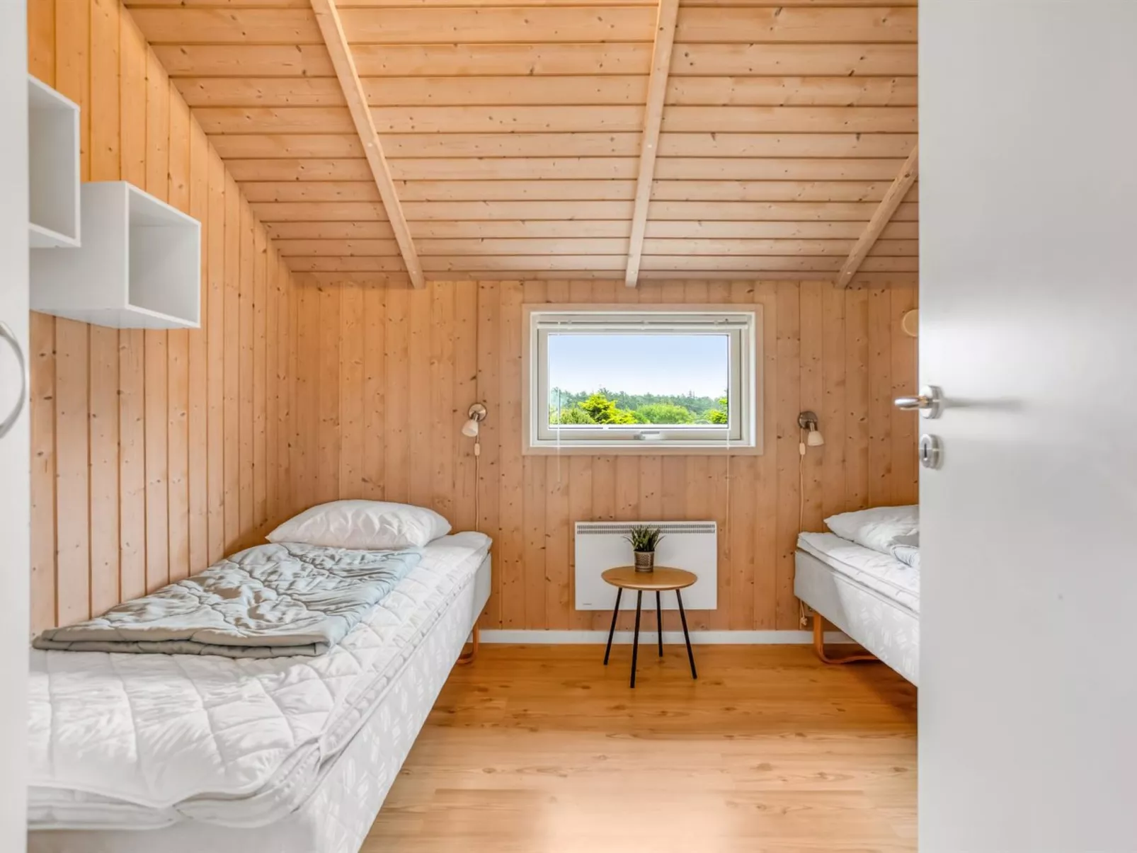 "Leya" - 1.2km from the sea-Binnen