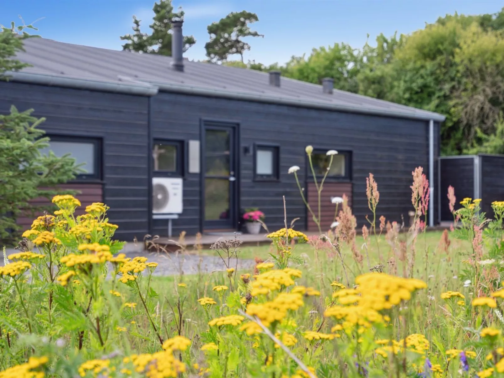 "Herdie" - 900m from the sea-Buiten