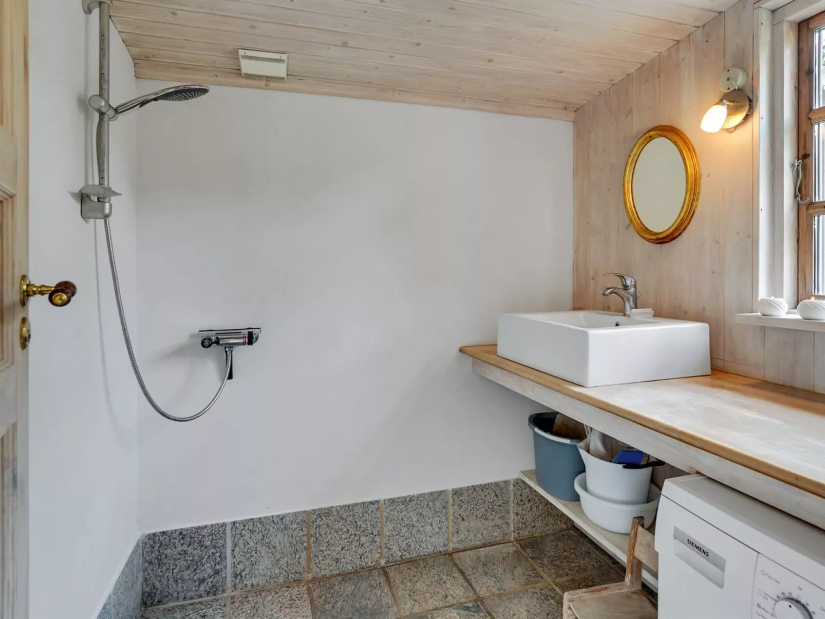 "Gytta" - 1km from the sea-Binnen