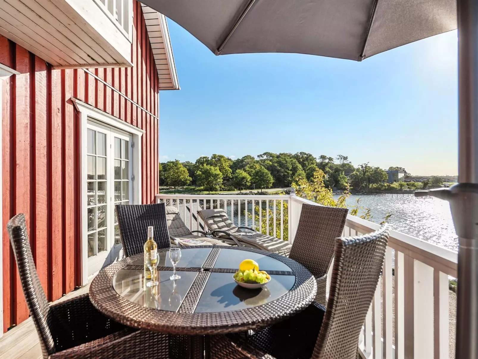 "Joar" - 5m to the fjord-Buiten