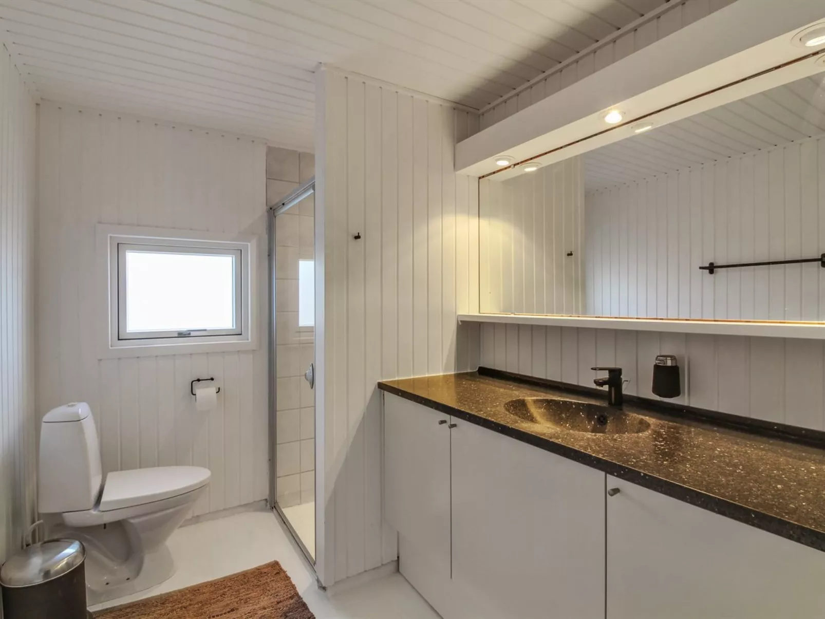 "Rutha" - 45m from the sea-Binnen