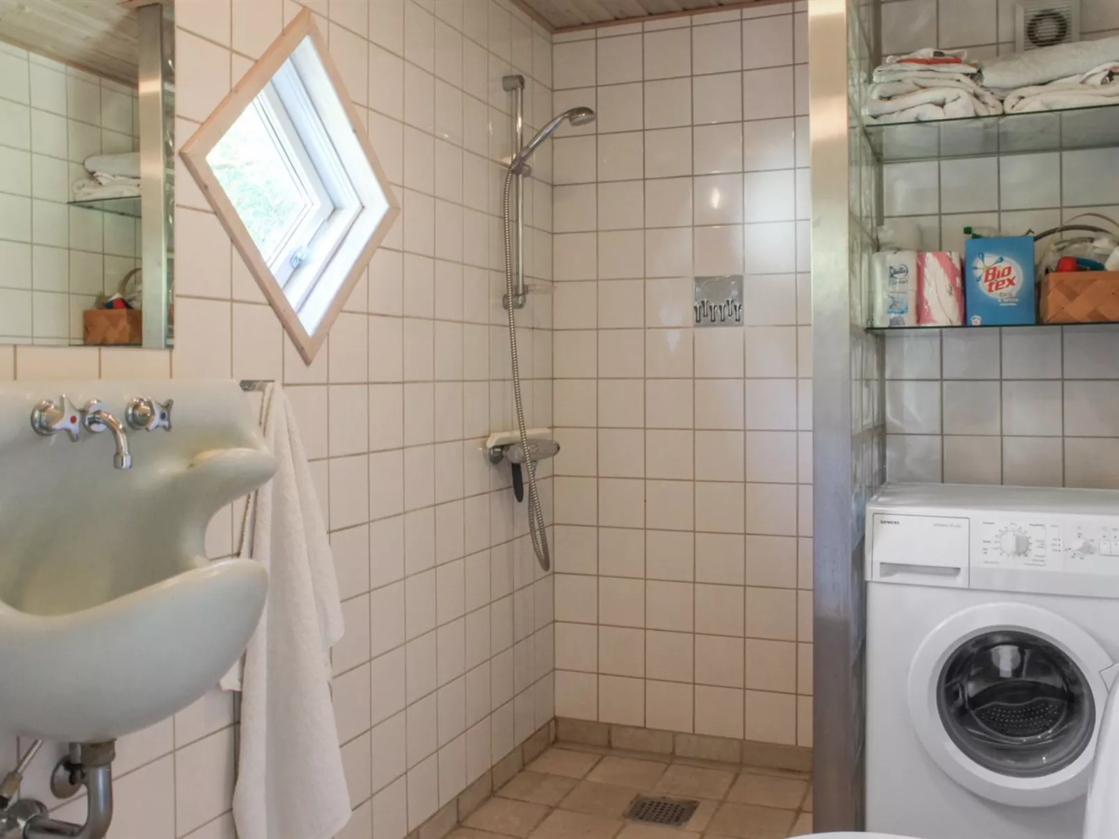 "Hatem" - 200m from the sea-Binnen