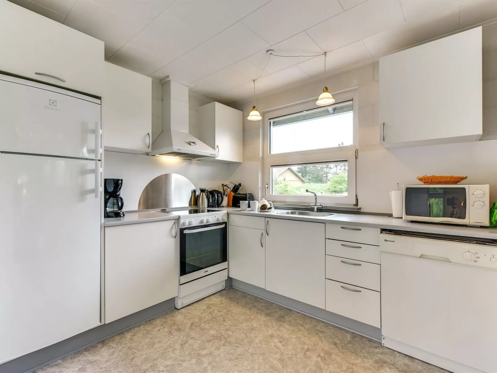 "Vicky" - 4km from the sea-Binnen