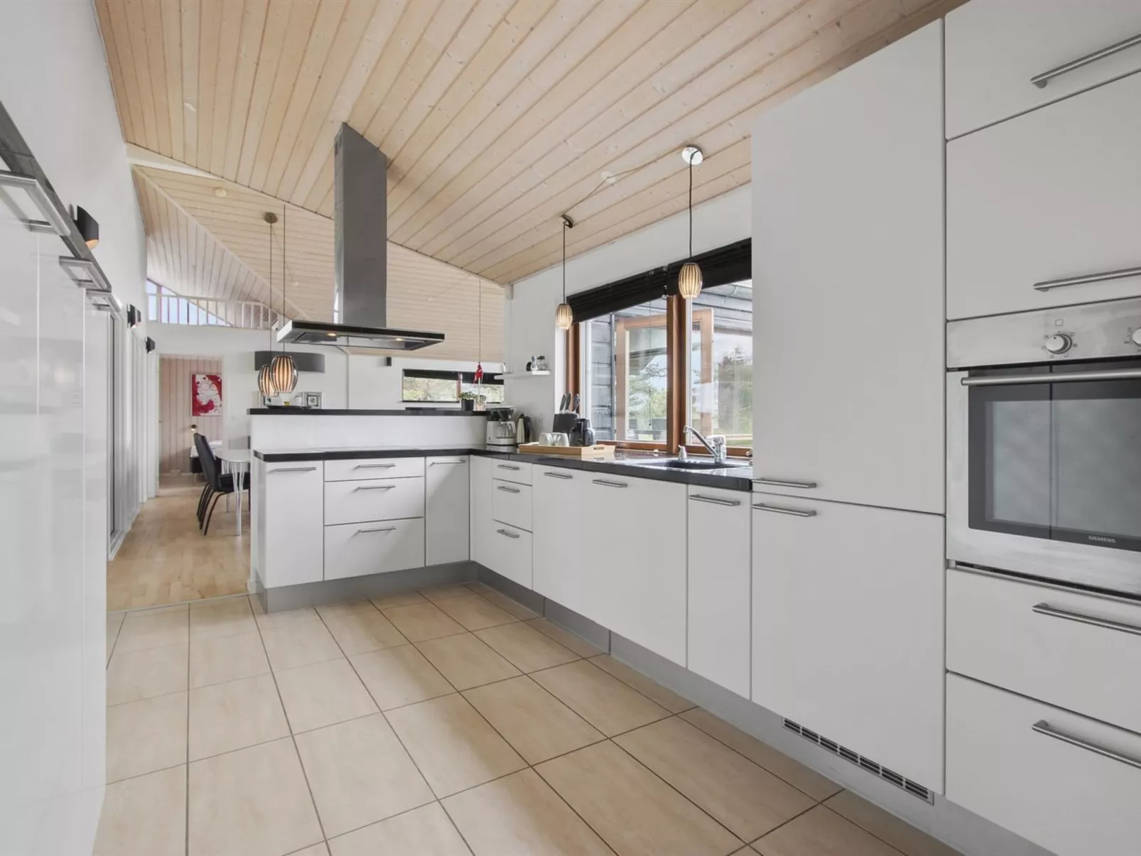 "Ilmatar" - 650m from the sea-Binnen