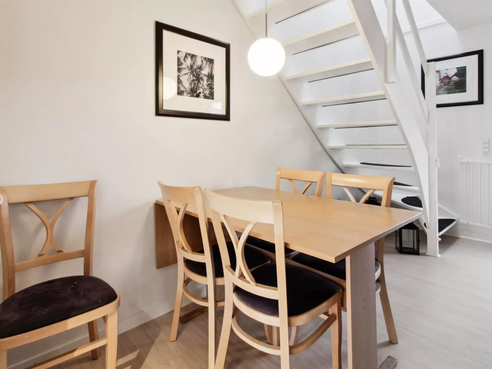 "Aswith" - 2.3km from the sea-Binnen