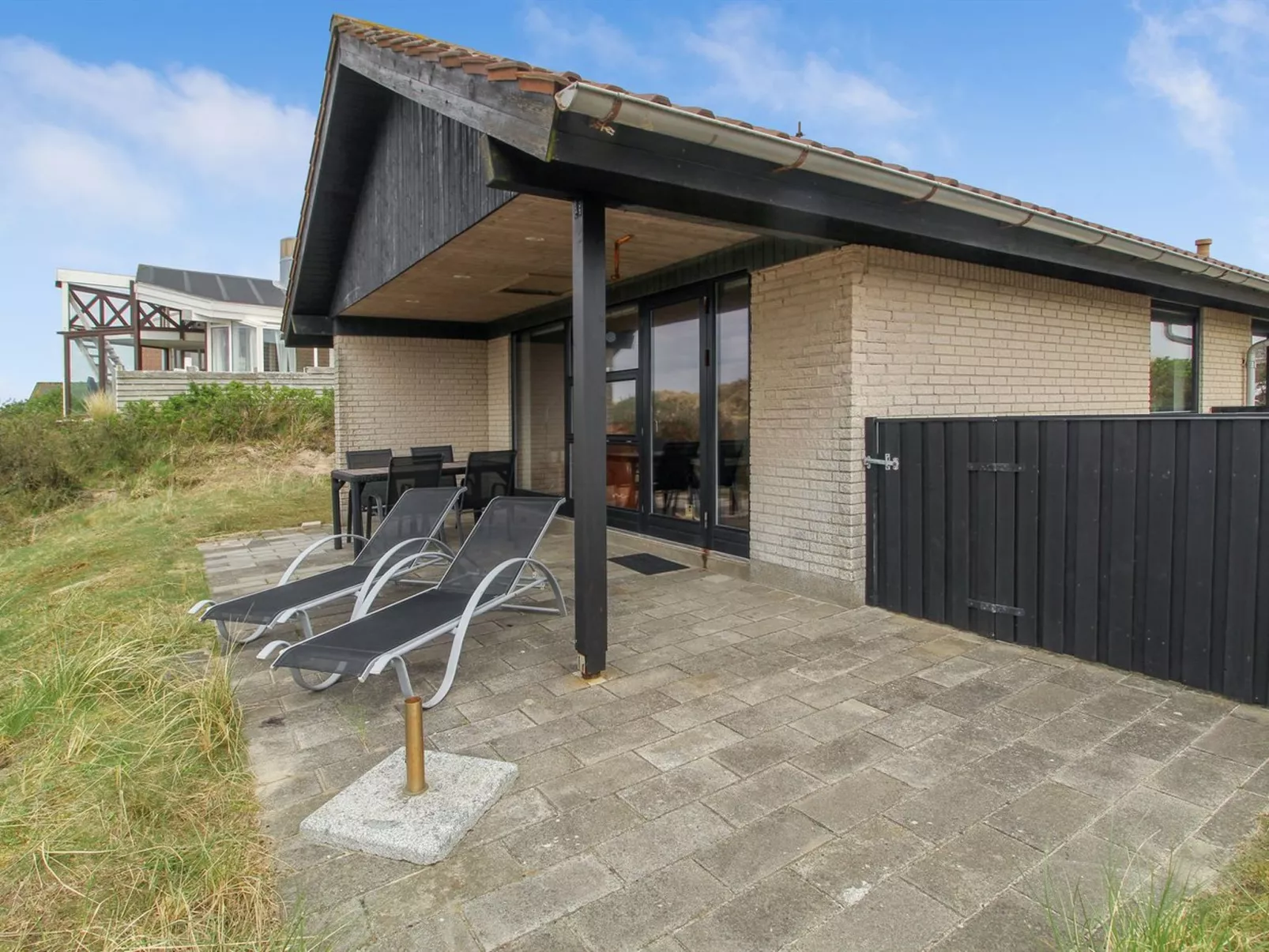 "Sophine" - 50m from the sea-Buiten