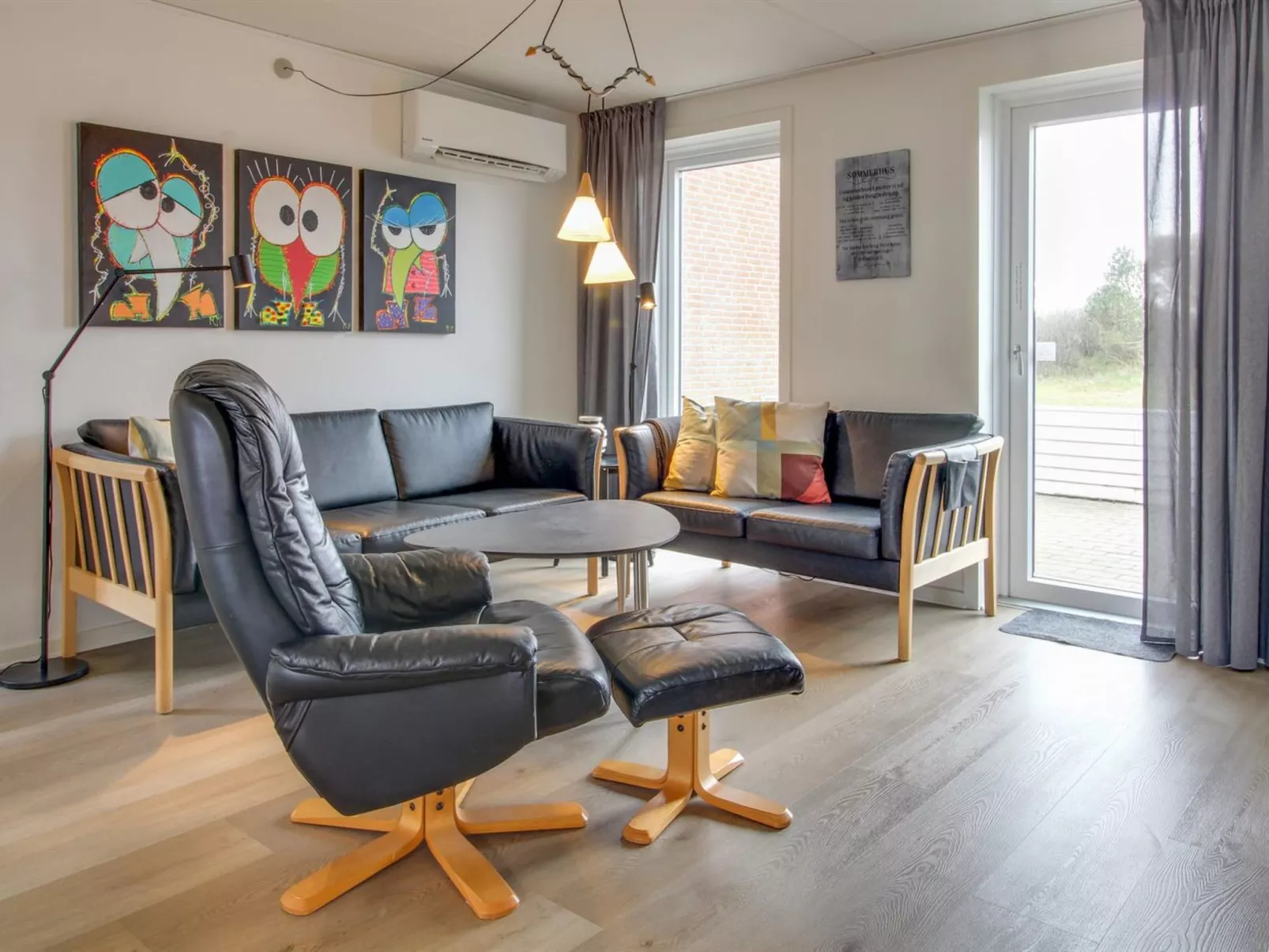 "Adils" - 2.5km from the sea - Binnen