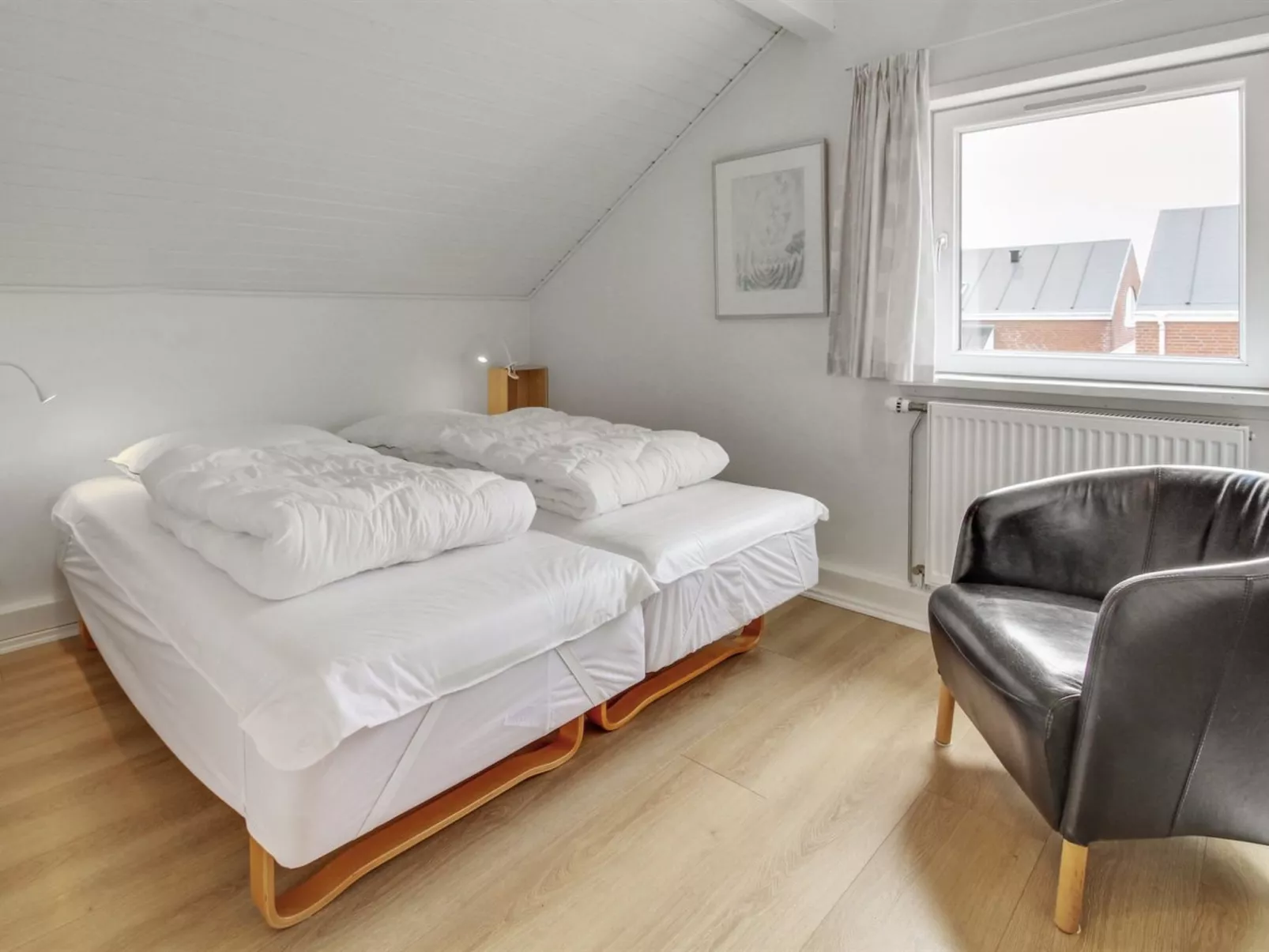 "Raine" - 2.3km from the sea-Binnen