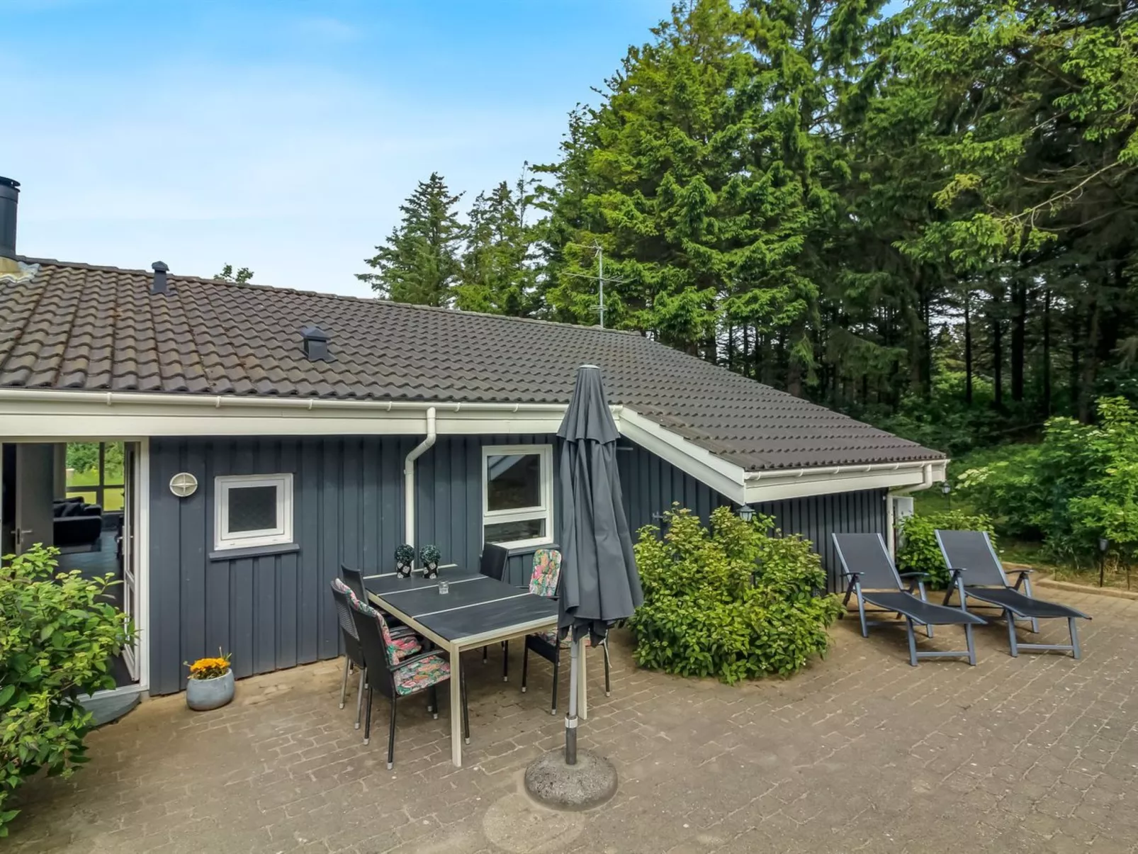 "Aniki" - 1.4km from the sea-Buiten