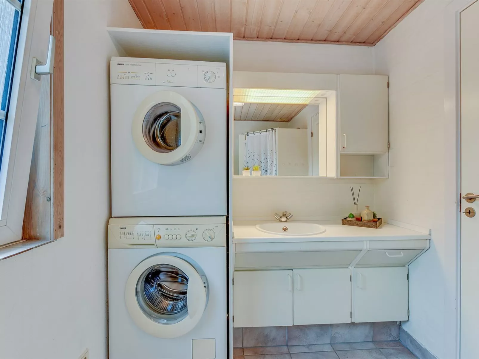 "Friederk" - 12km from the sea-Binnen