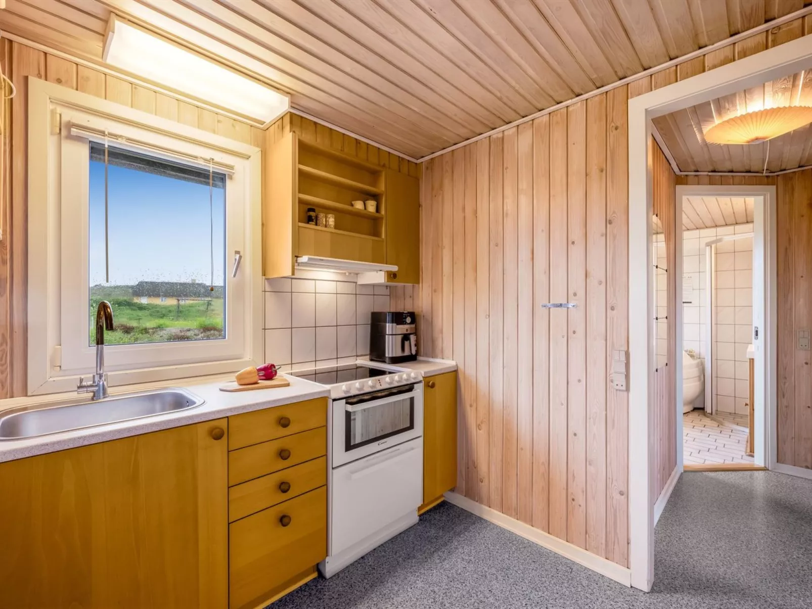 "Lambe" -  from the sea-Binnen