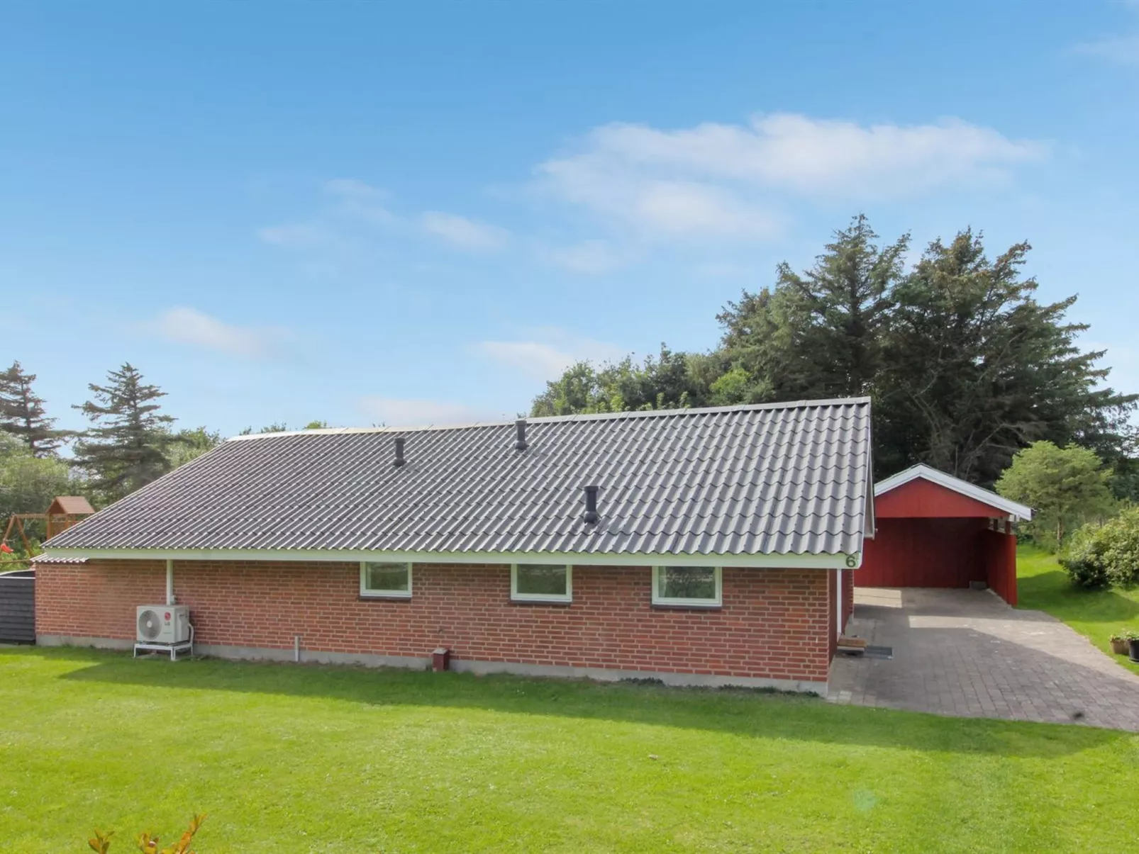 "Halli" - 700m from the sea-Buiten