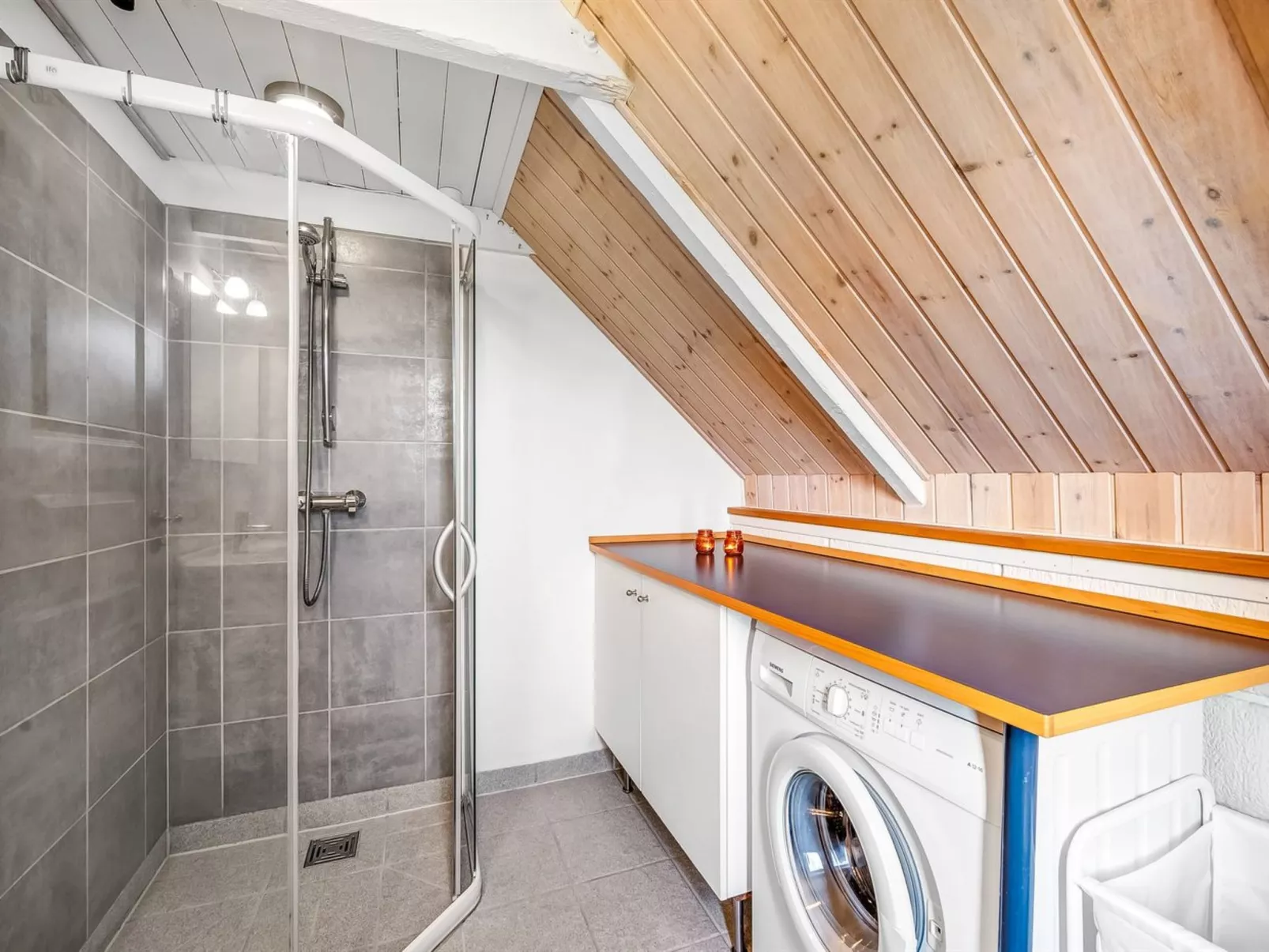 "Hemfrith" - 800m to the fjord-Binnen