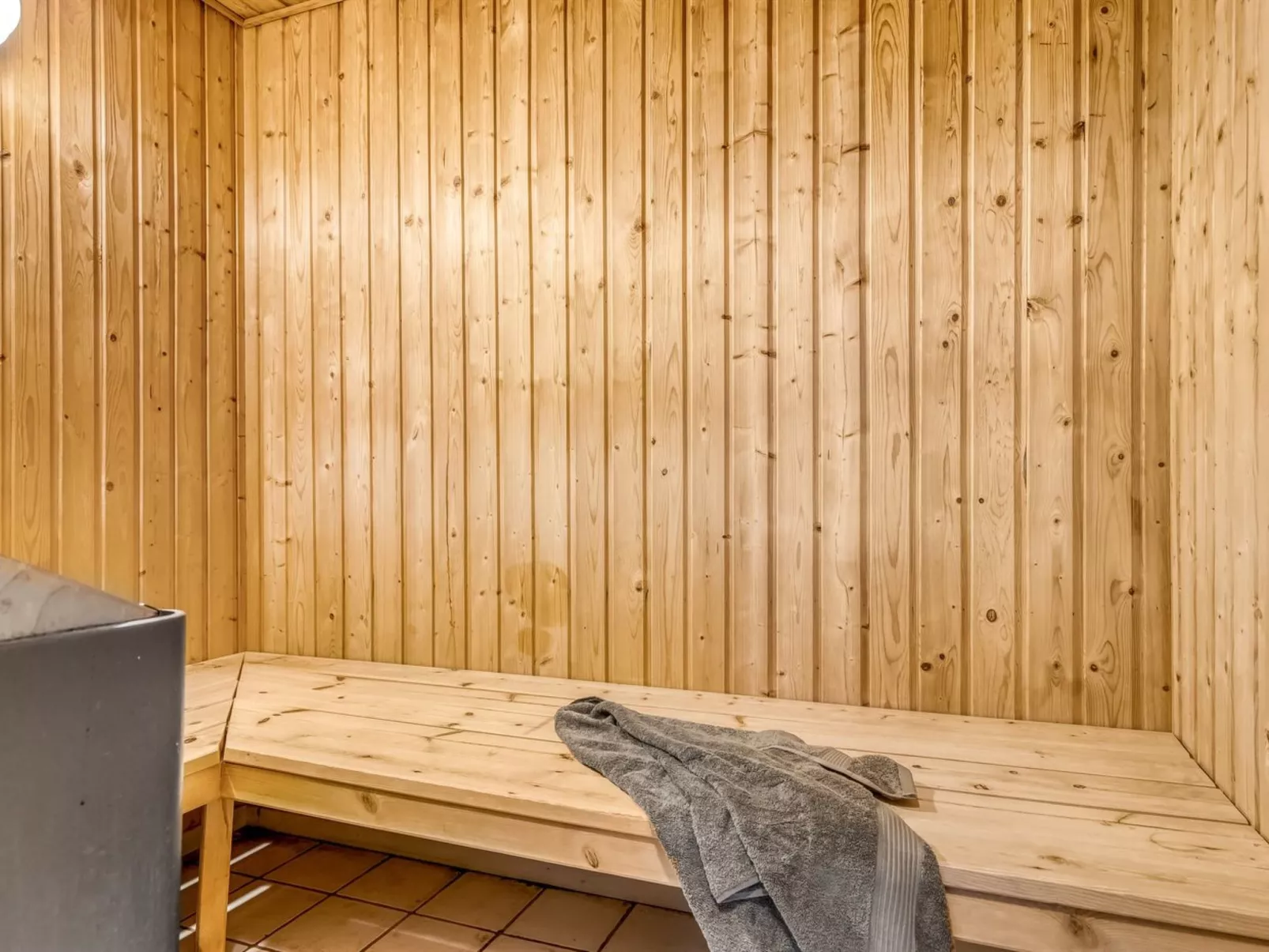 "Blondine" - 940m from the sea-Binnen