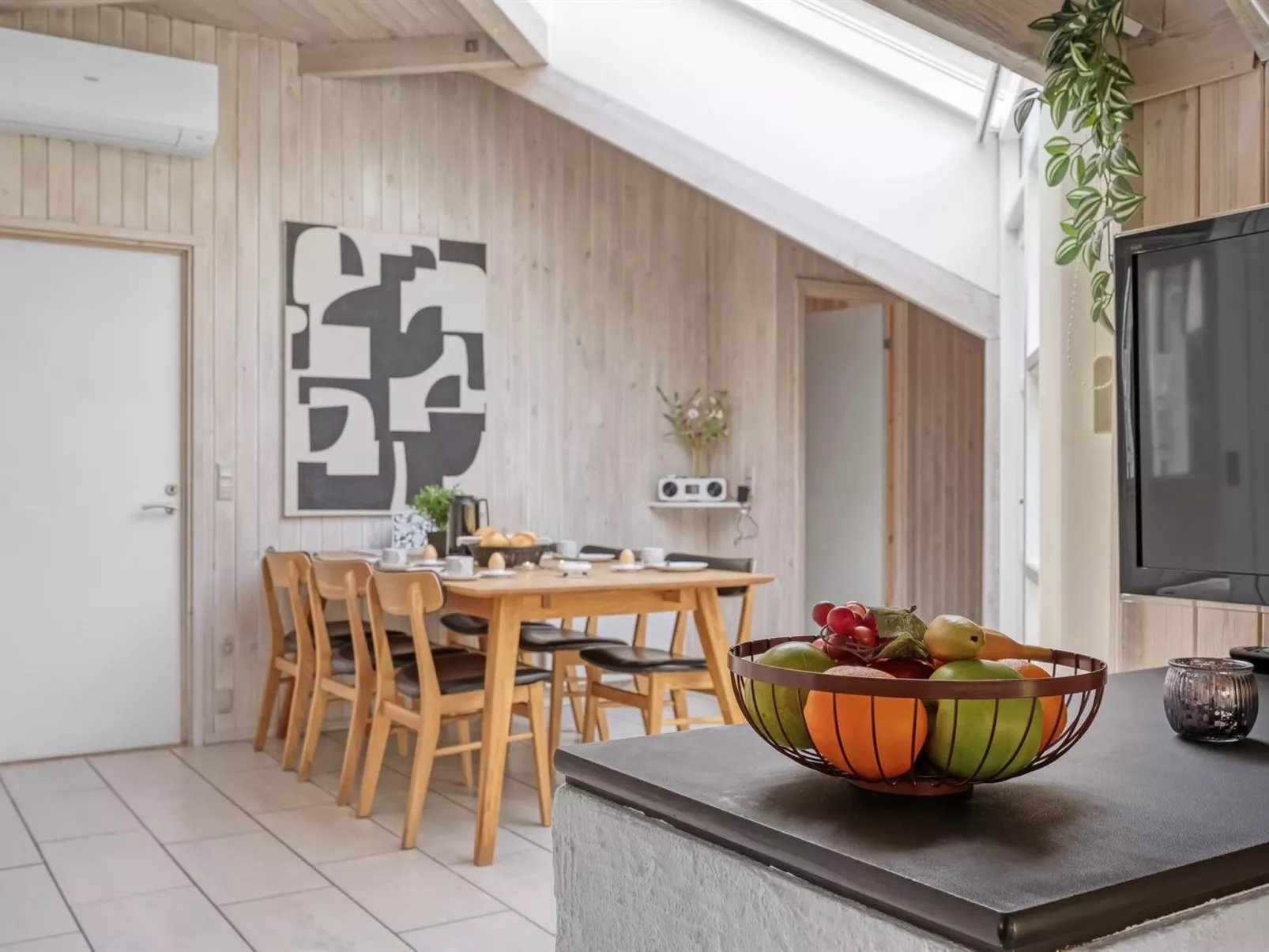 "Kenny" - 1.2km from the sea-Binnen