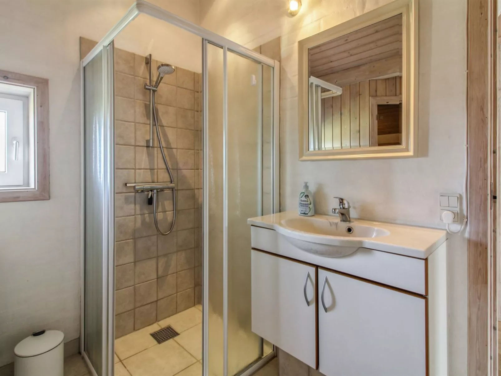 "Eyvin" - 100m from the sea-Binnen