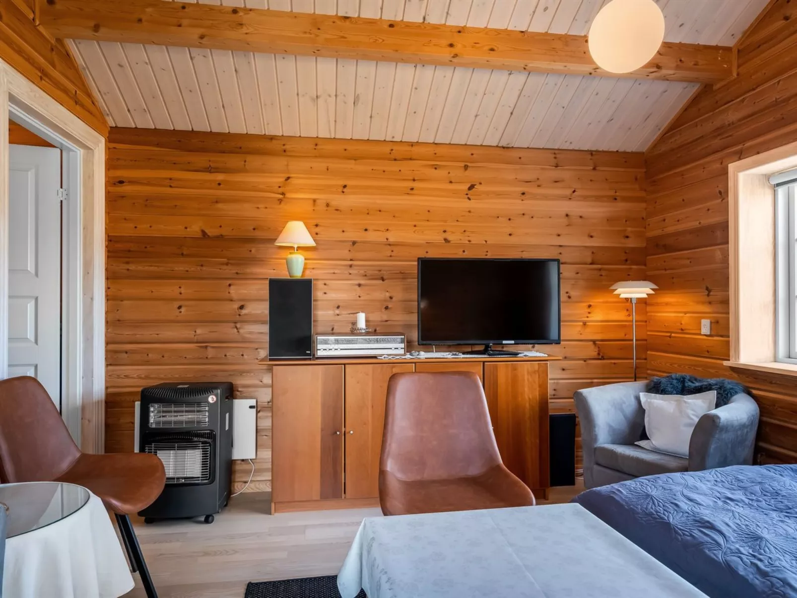 "Mathy" - 900m from the sea-Binnen