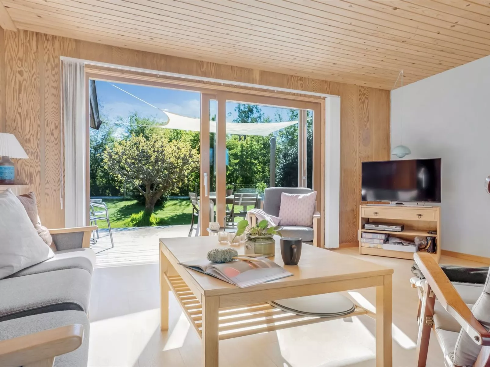 "Alvia" - 200m from the sea-Binnen