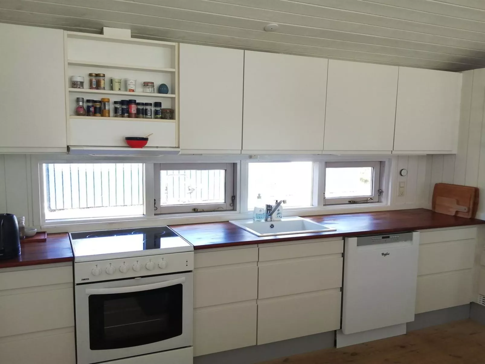 "Aleia" - 1.6km from the sea-Binnen