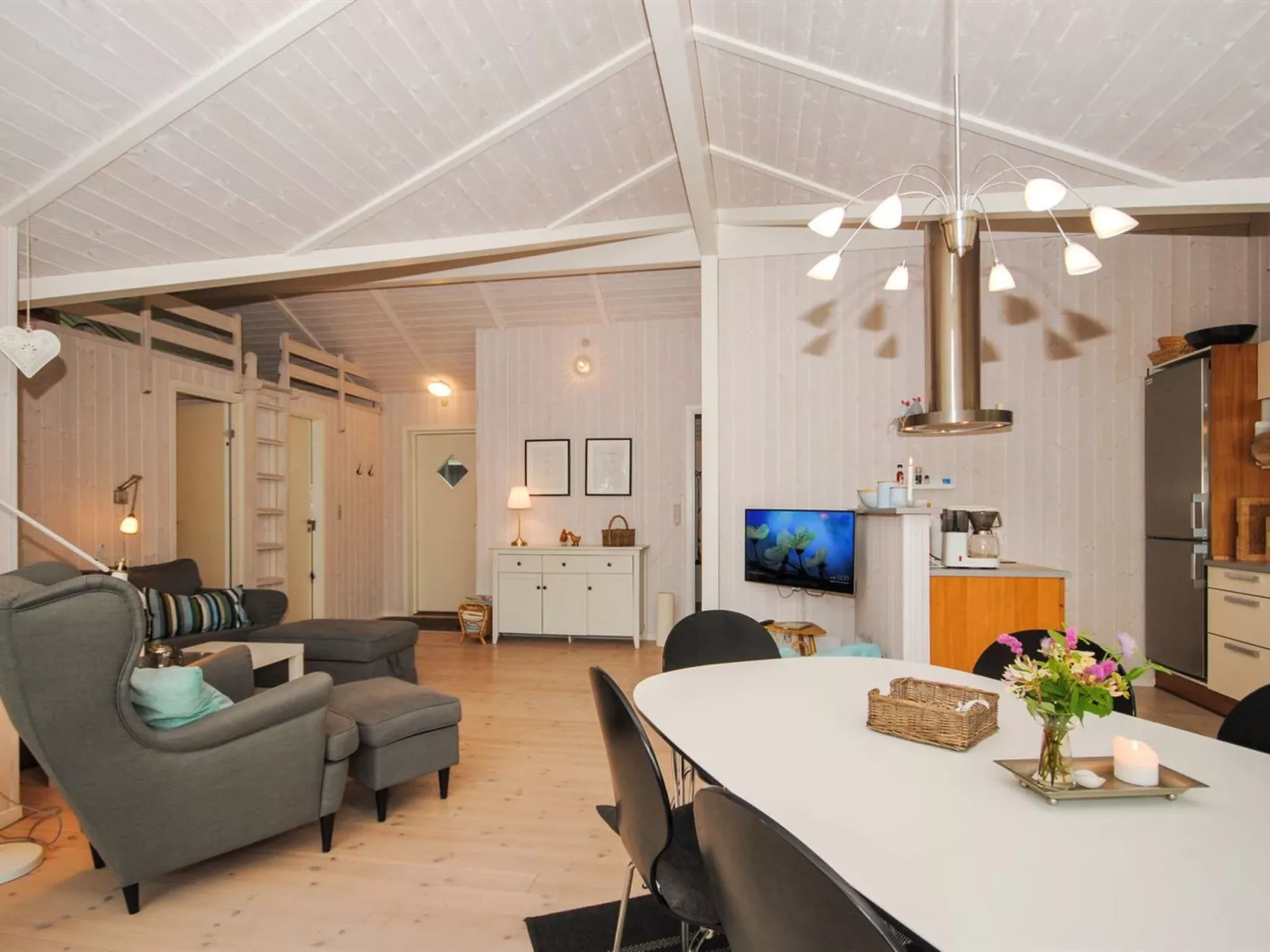 "Evelina" - 150m to the fjord-Binnen