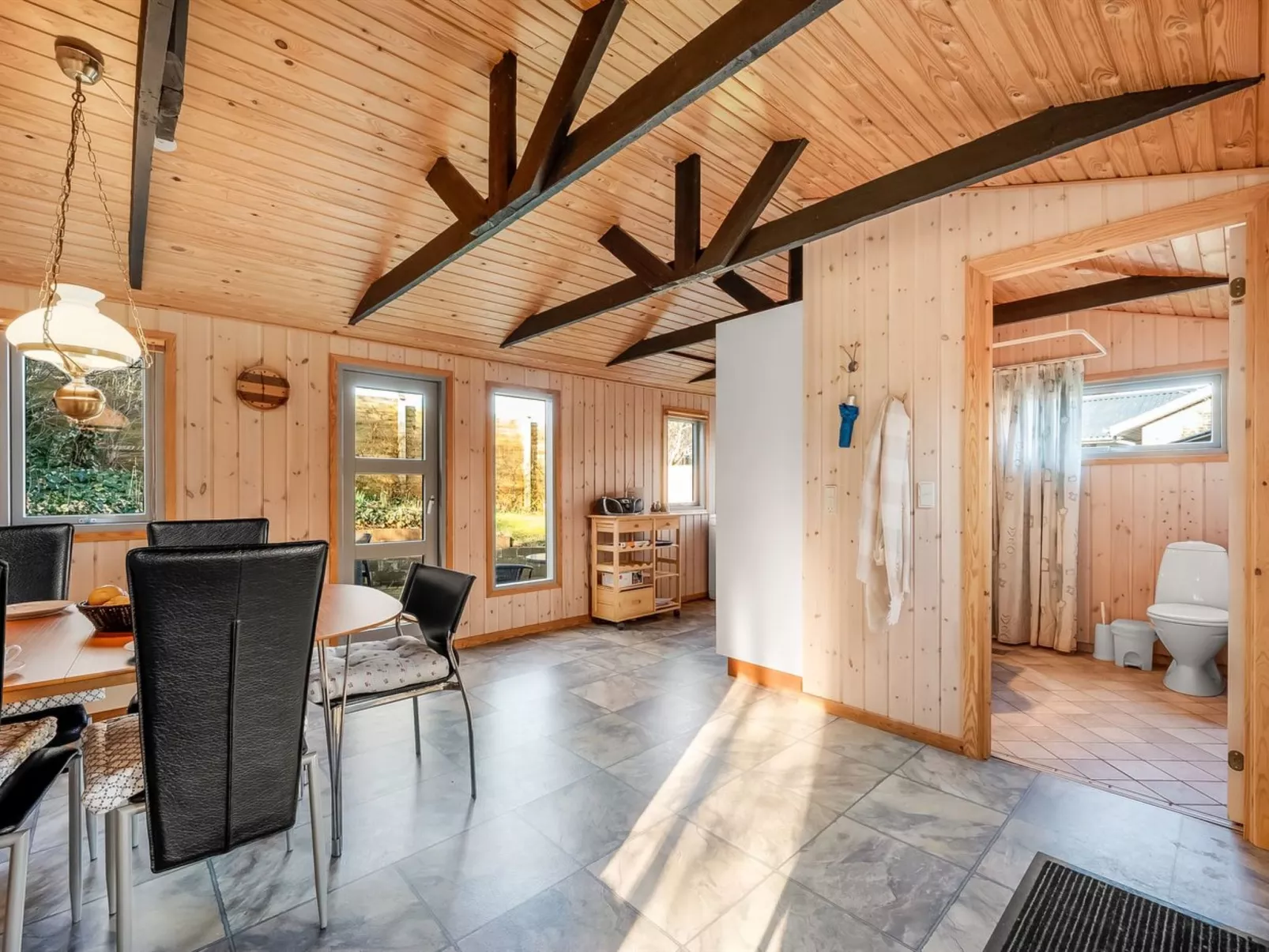 "Alpi" - 250m to the fjord-Binnen