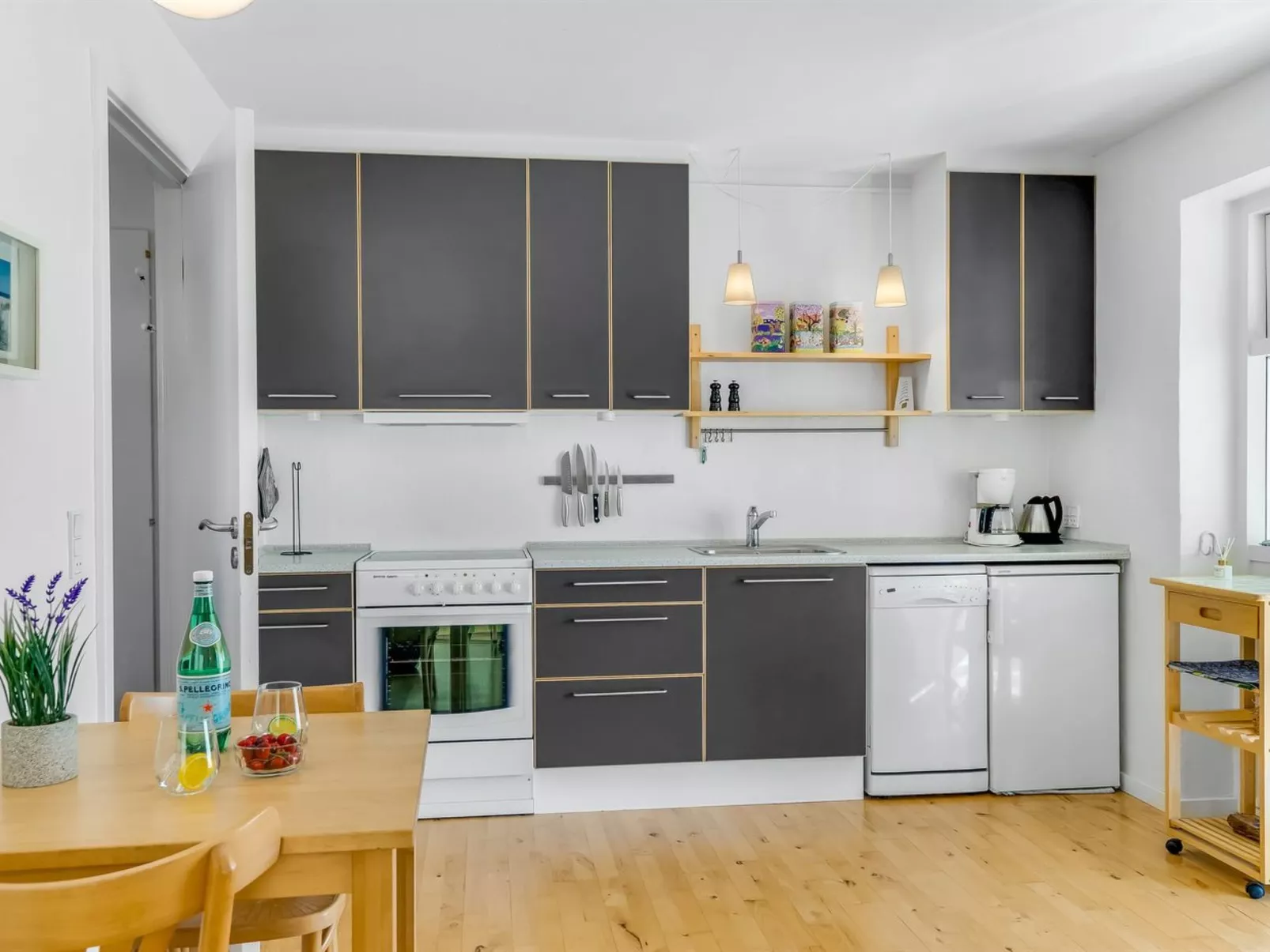 "Adla" - 450m from the sea-Binnen