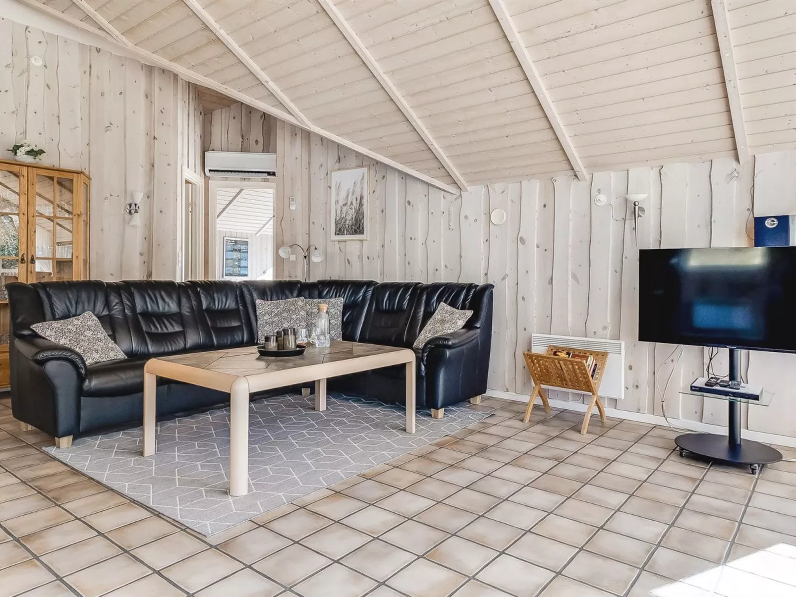 "Tovi" - 4km from the sea-Binnen